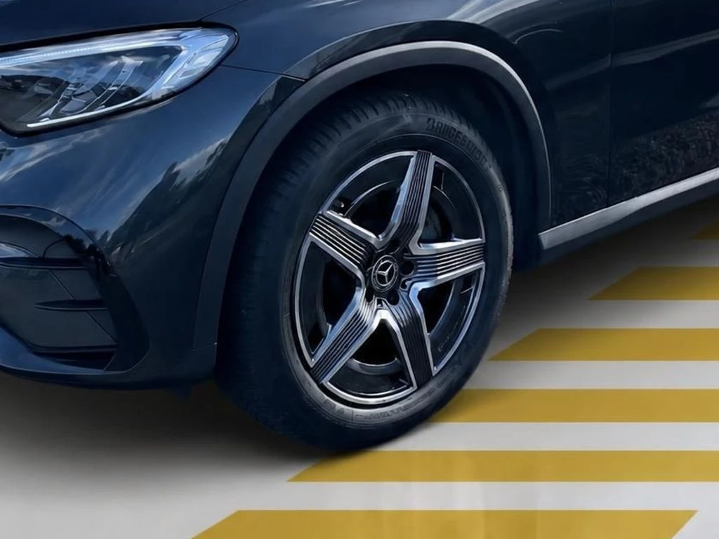 Mercedes-Benz-GLC 300 d-image-5