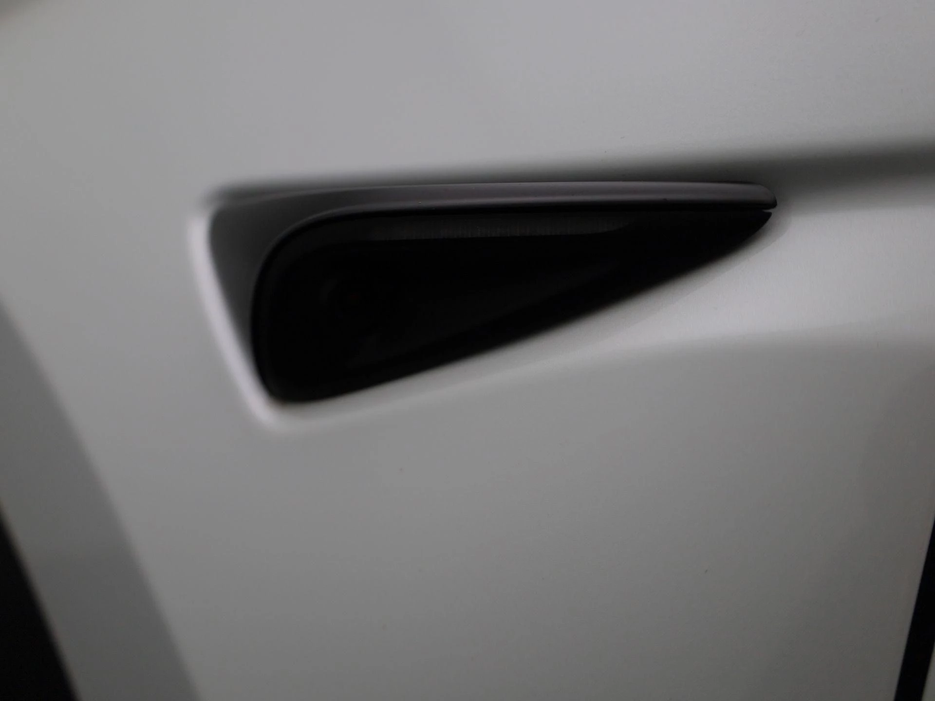 Tesla-Model Y-image-16