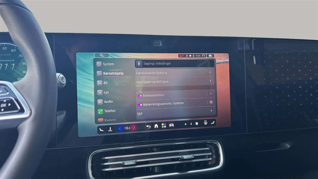 Mercedes-Benz-CLA-image-17