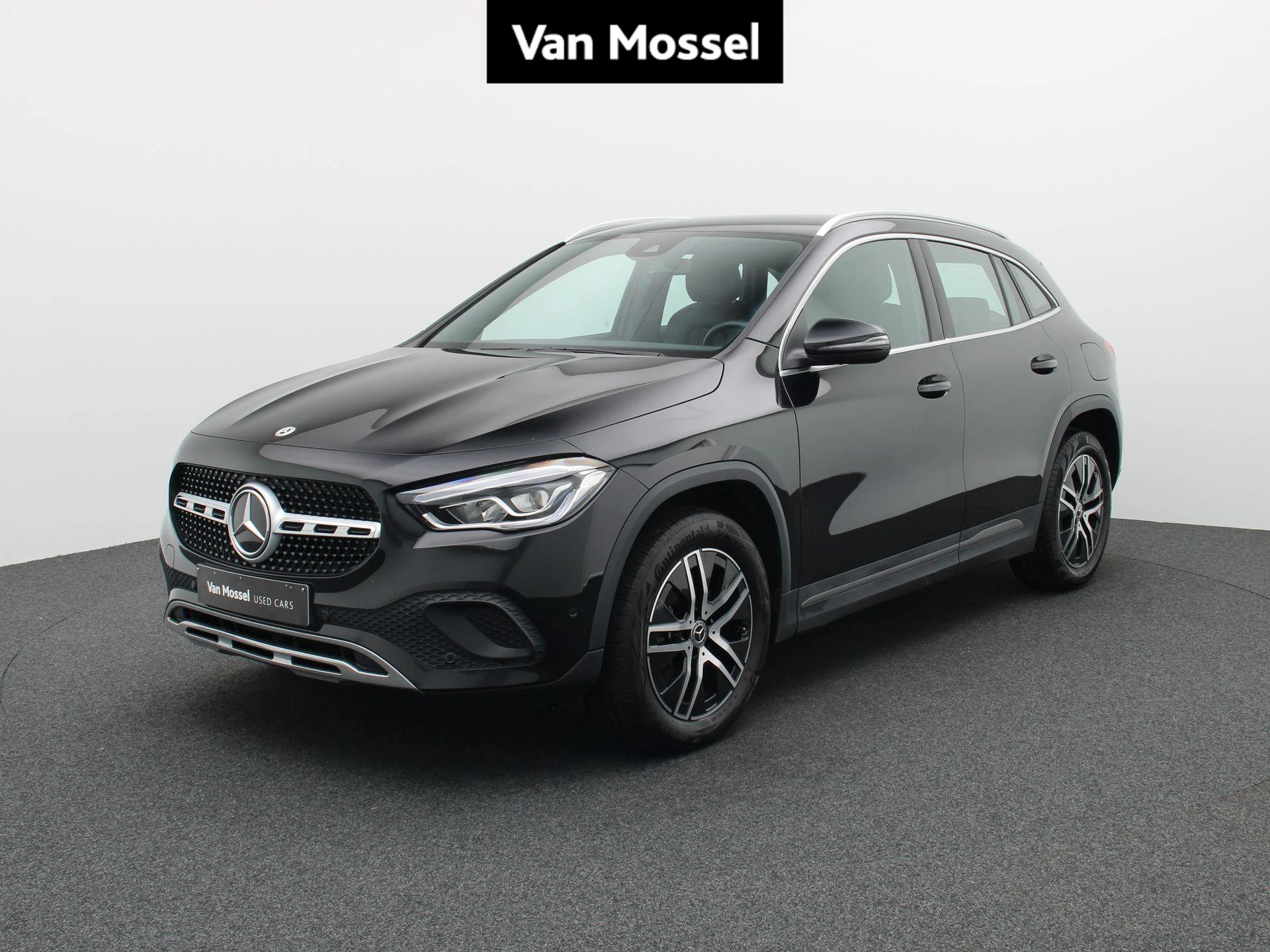 Mercedes-Benz-GLA-image-0