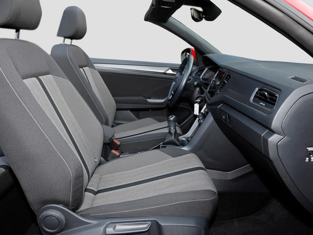 Volkswagen-T-Roc-image-6
