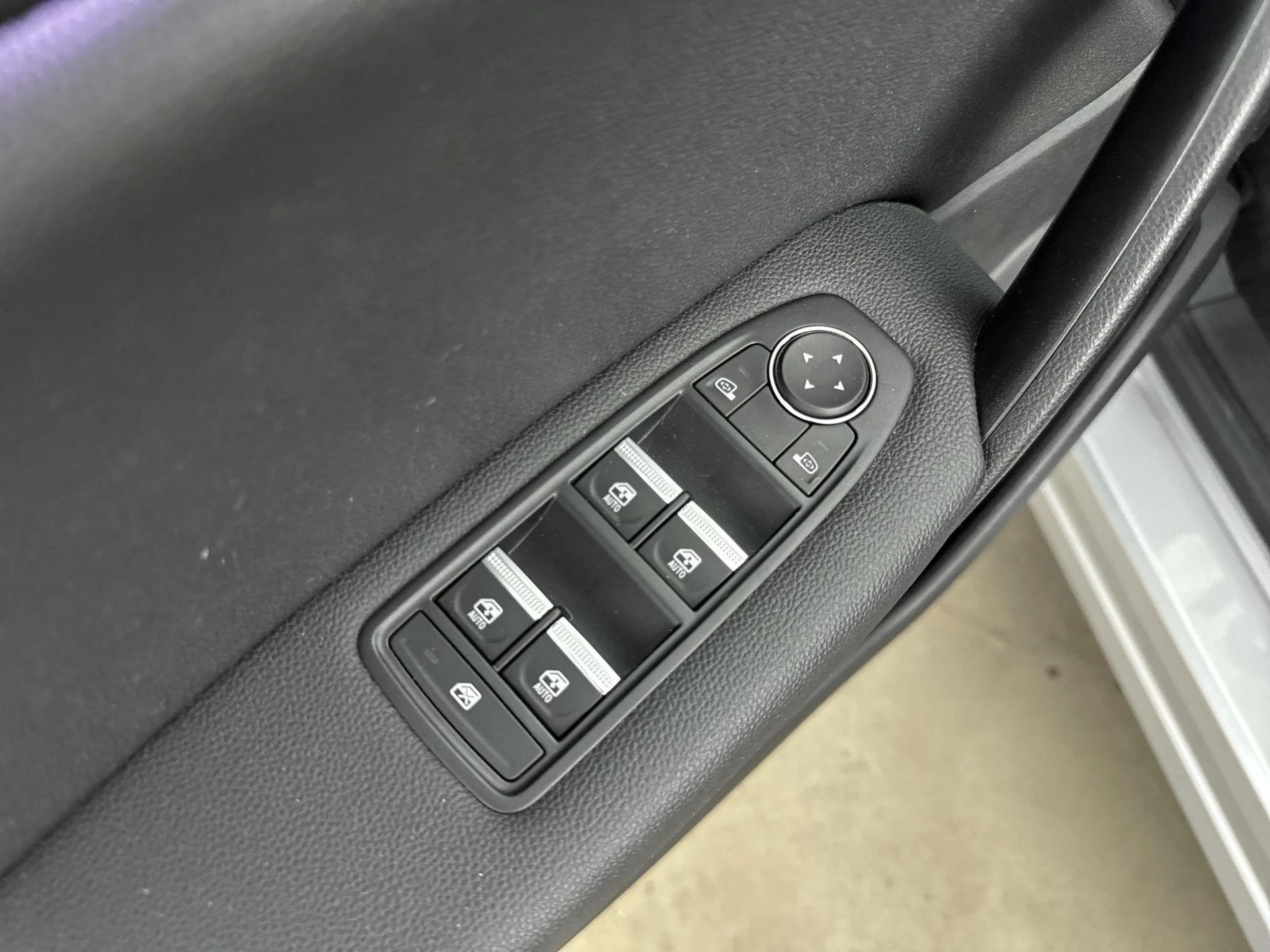 Renault-Captur-image-19