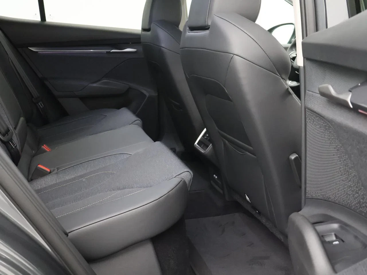 Škoda Elroq Elroq Corporate 85 82kWh 210kW (286pk) / DEMO