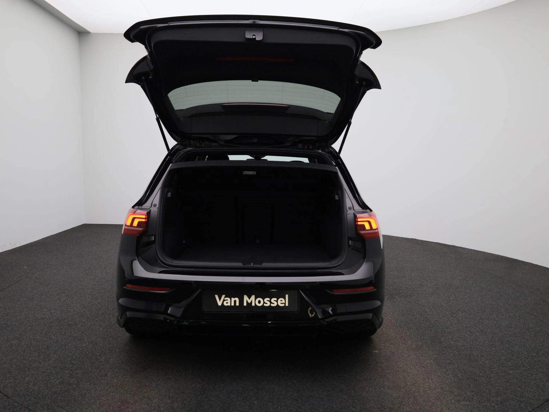 Volkswagen Golf 1.5 eTSI R-Line 150 PK