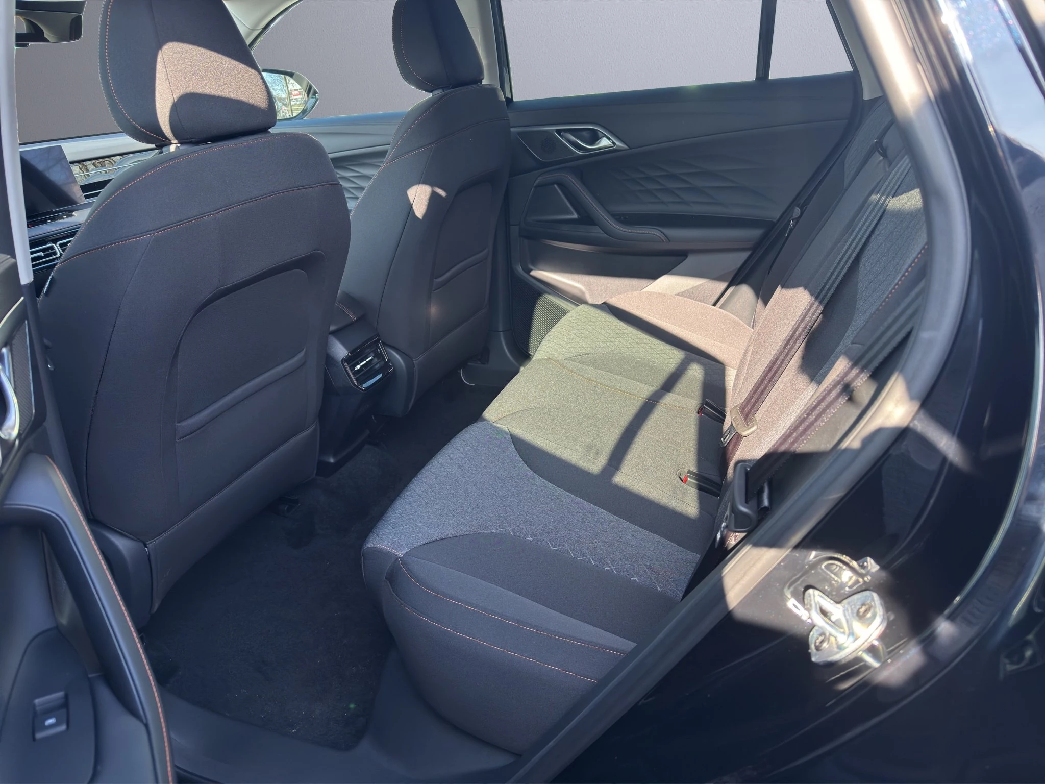 MG HS Comfort 1.5 T-GDI LED RFK LMF PDC Navi Klima