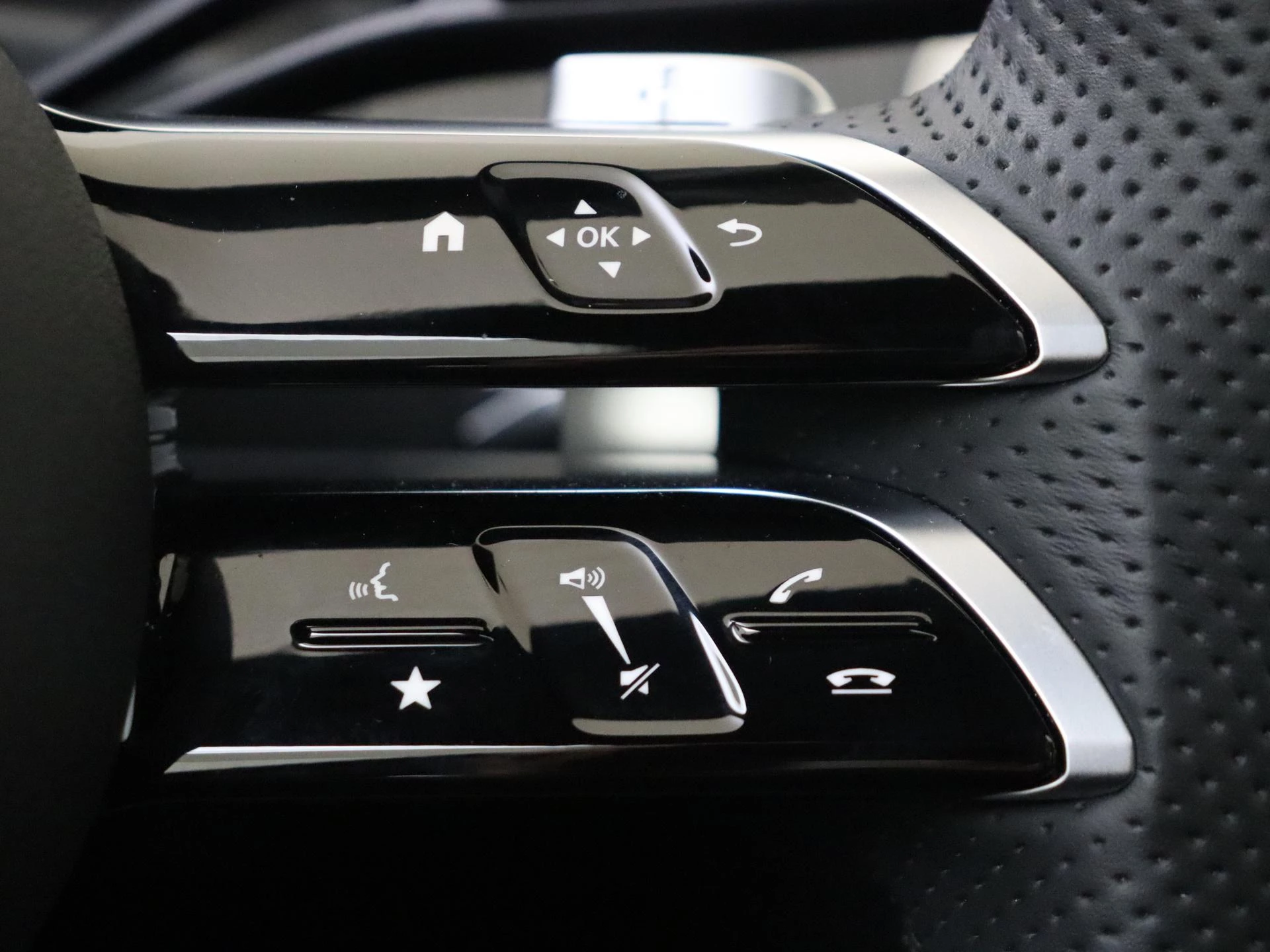 Mercedes-Benz-C-Klasse-image-16