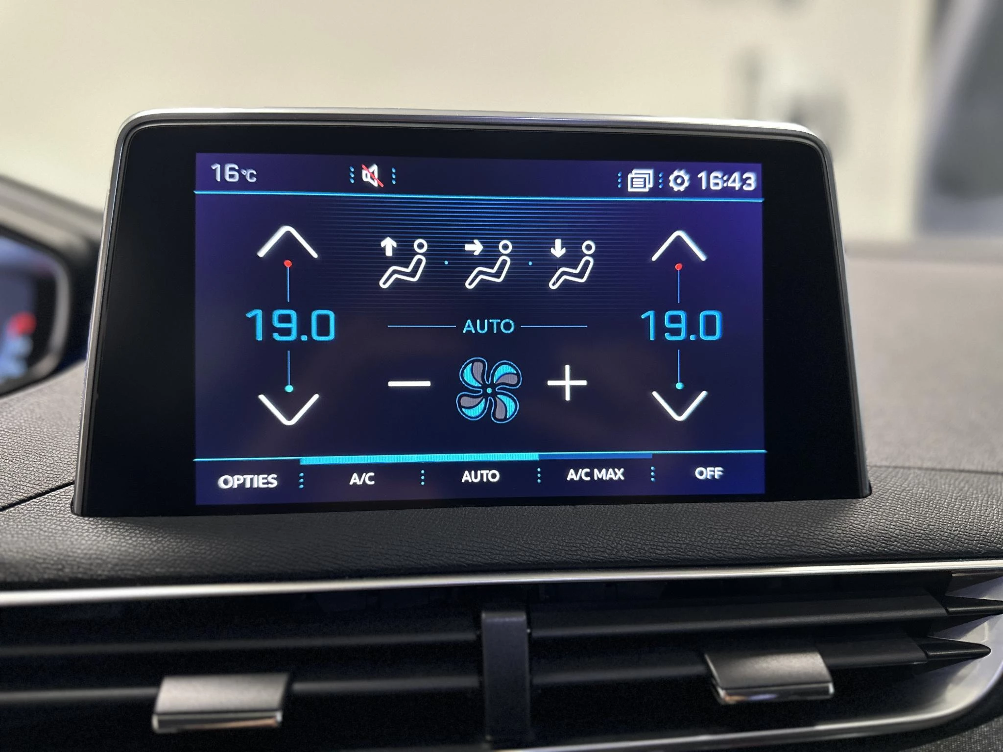 Peugeot-5008-image-20