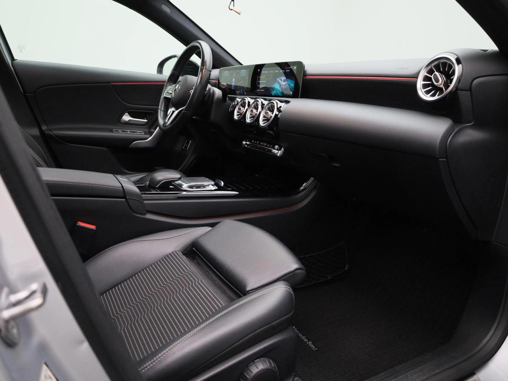 Mercedes-Benz-A-Klasse-image-38
