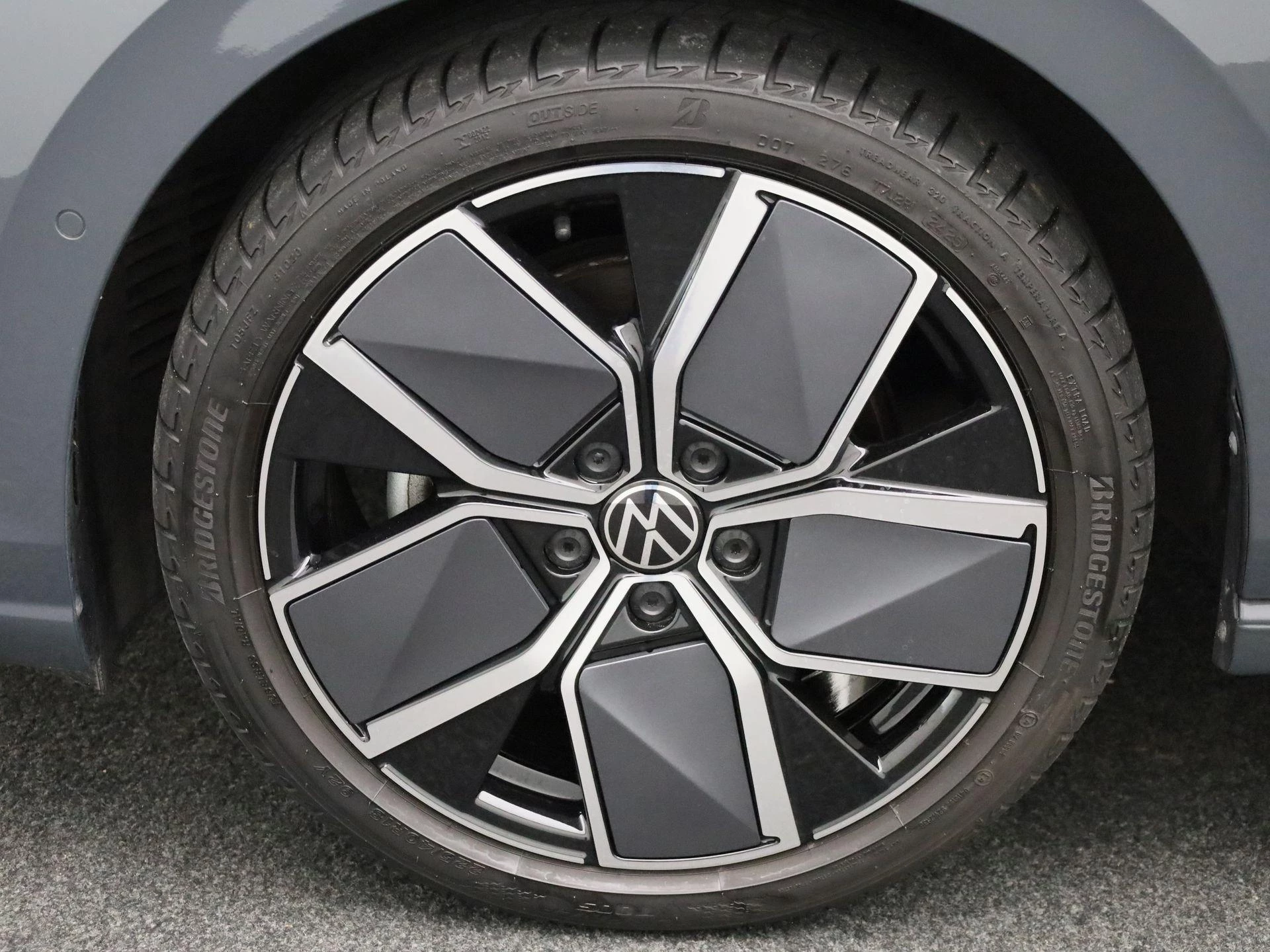 Volkswagen-Golf-image-12