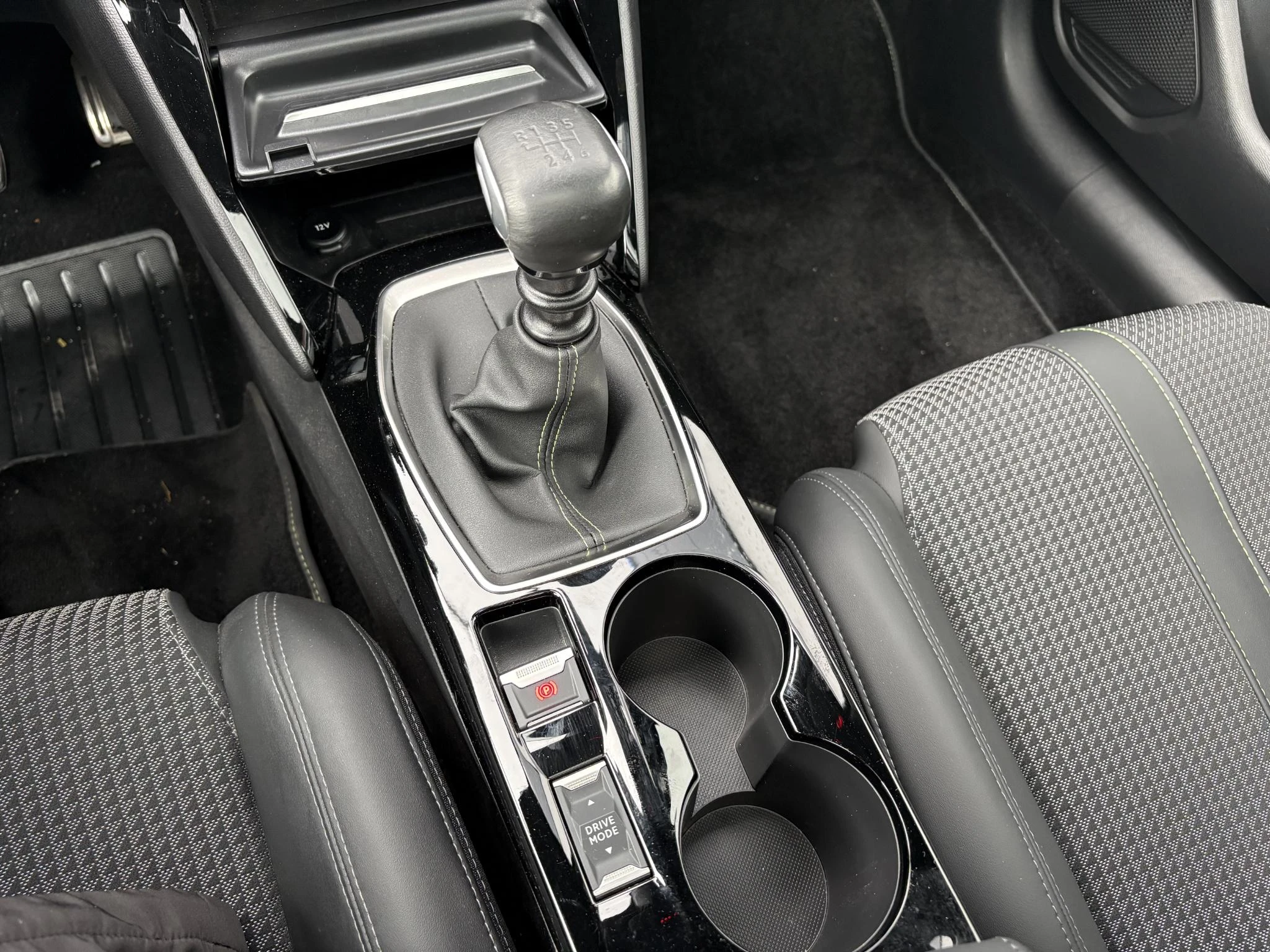 Peugeot-208-image-15