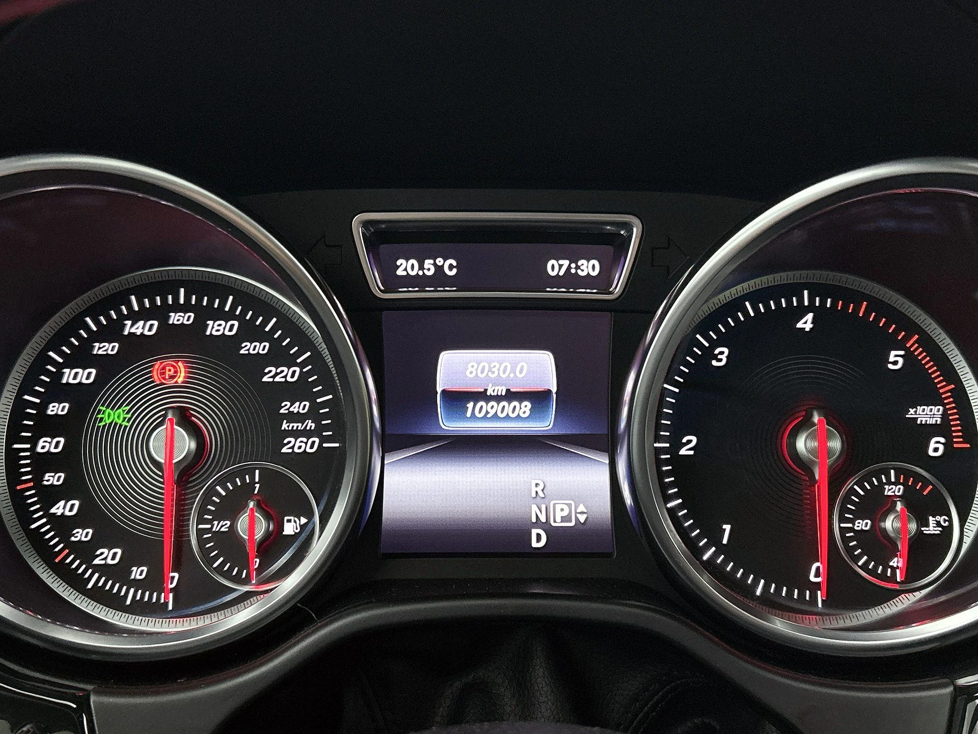 Mercedes-Benz-GLE-image-22