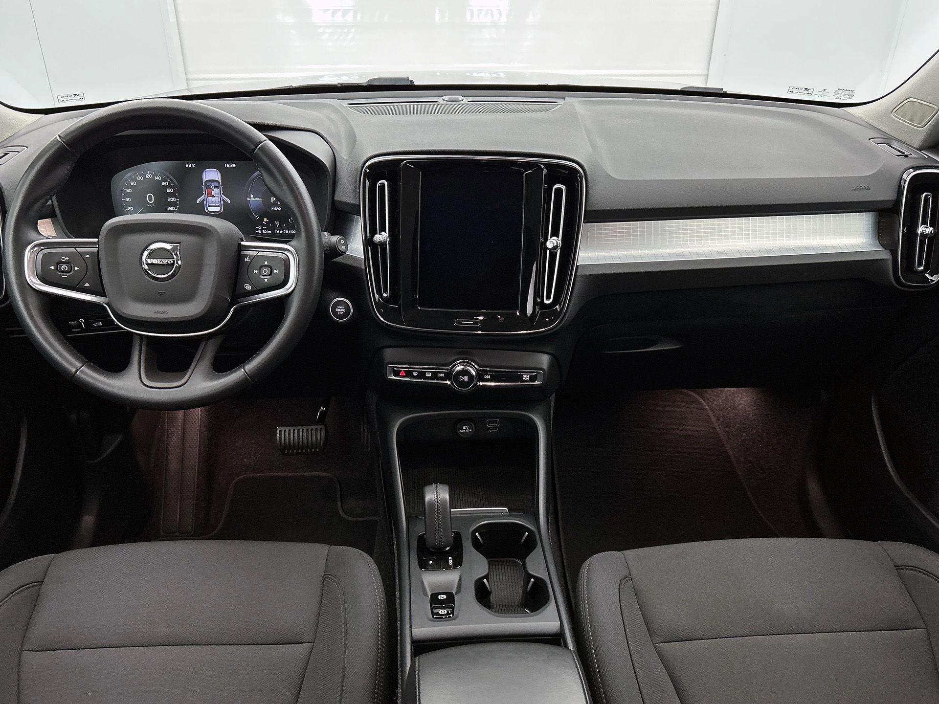 Volvo-XC40-image-6