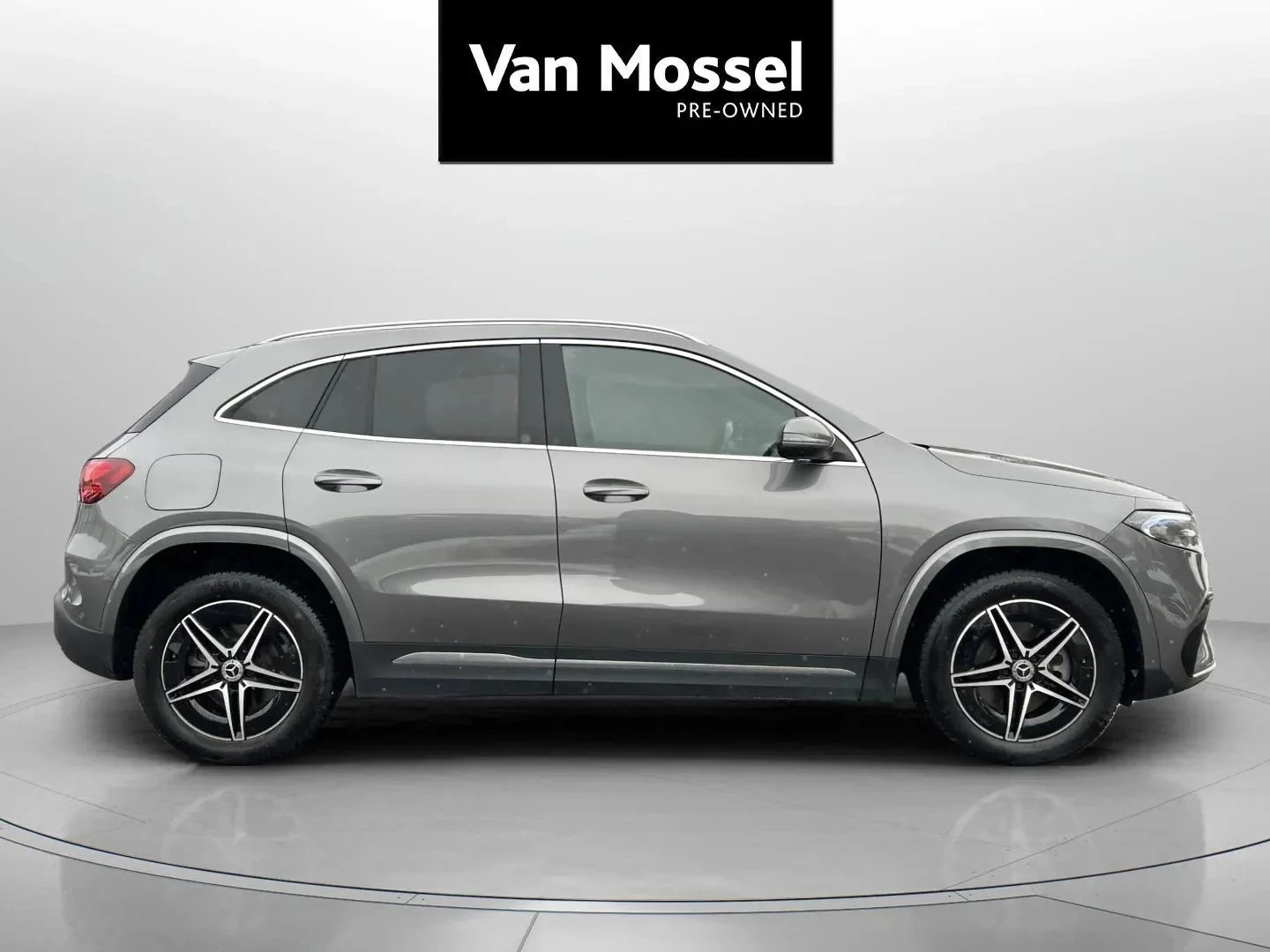 Mercedes-Benz-EQA-image-3