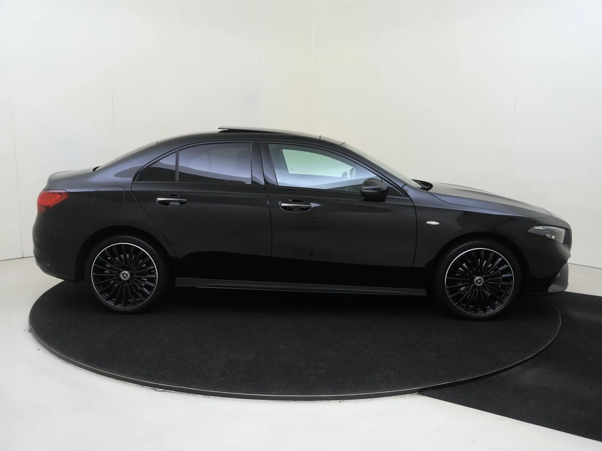 Mercedes-Benz A-Klasse 250 e Star Edition AMG Line