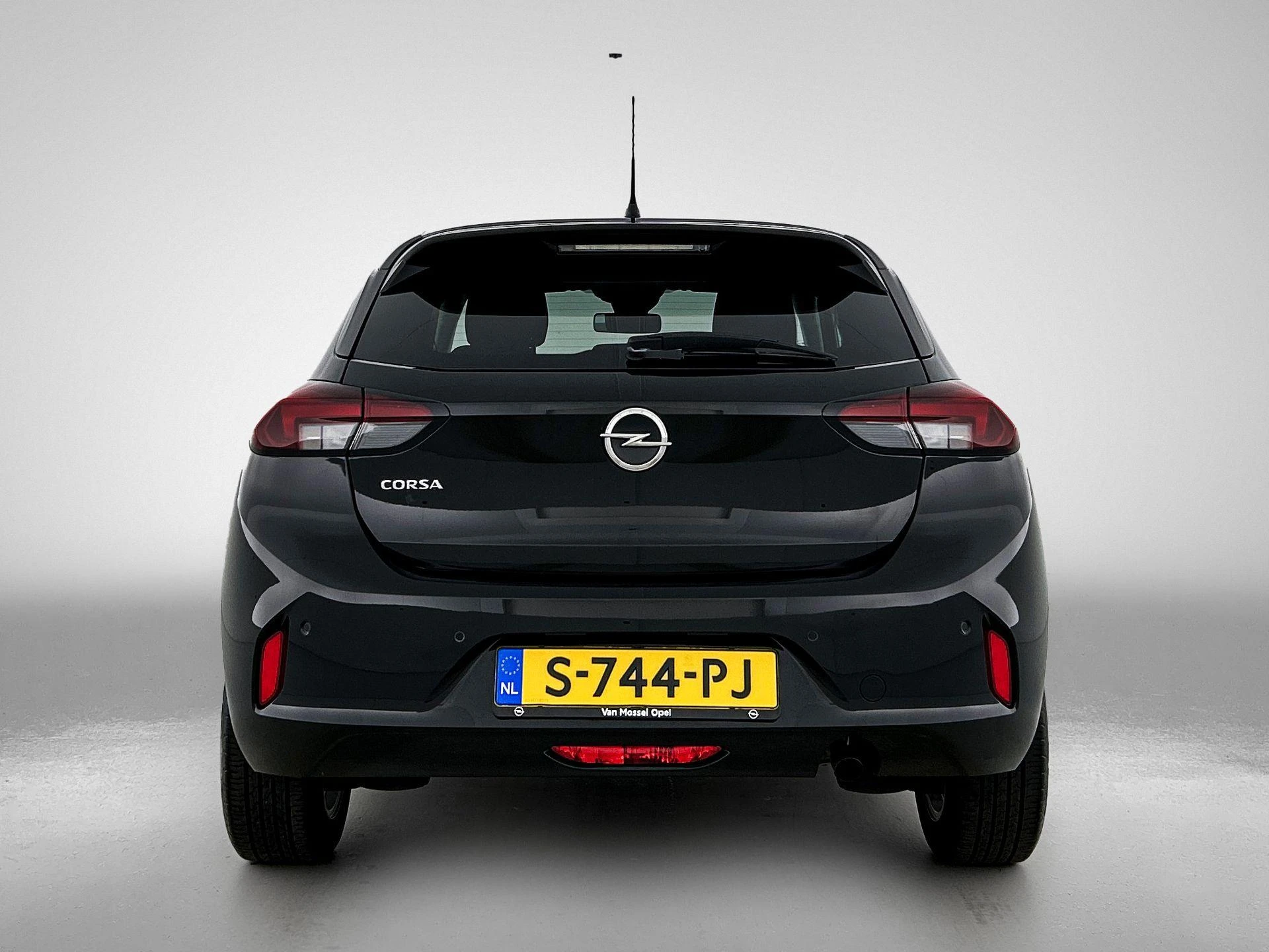 Opel-Corsa-image-2