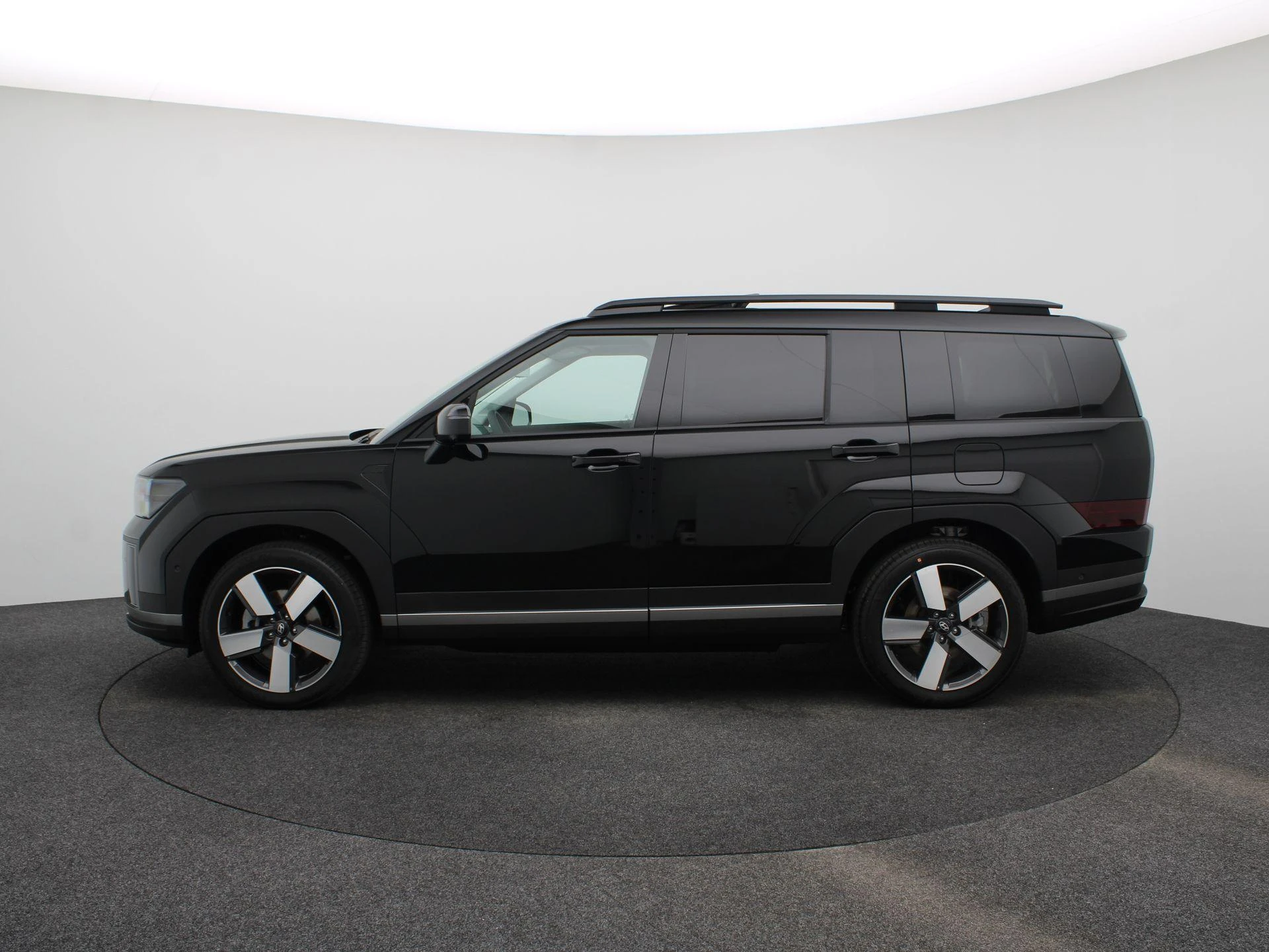 Hyundai-Santa Fe-image-3