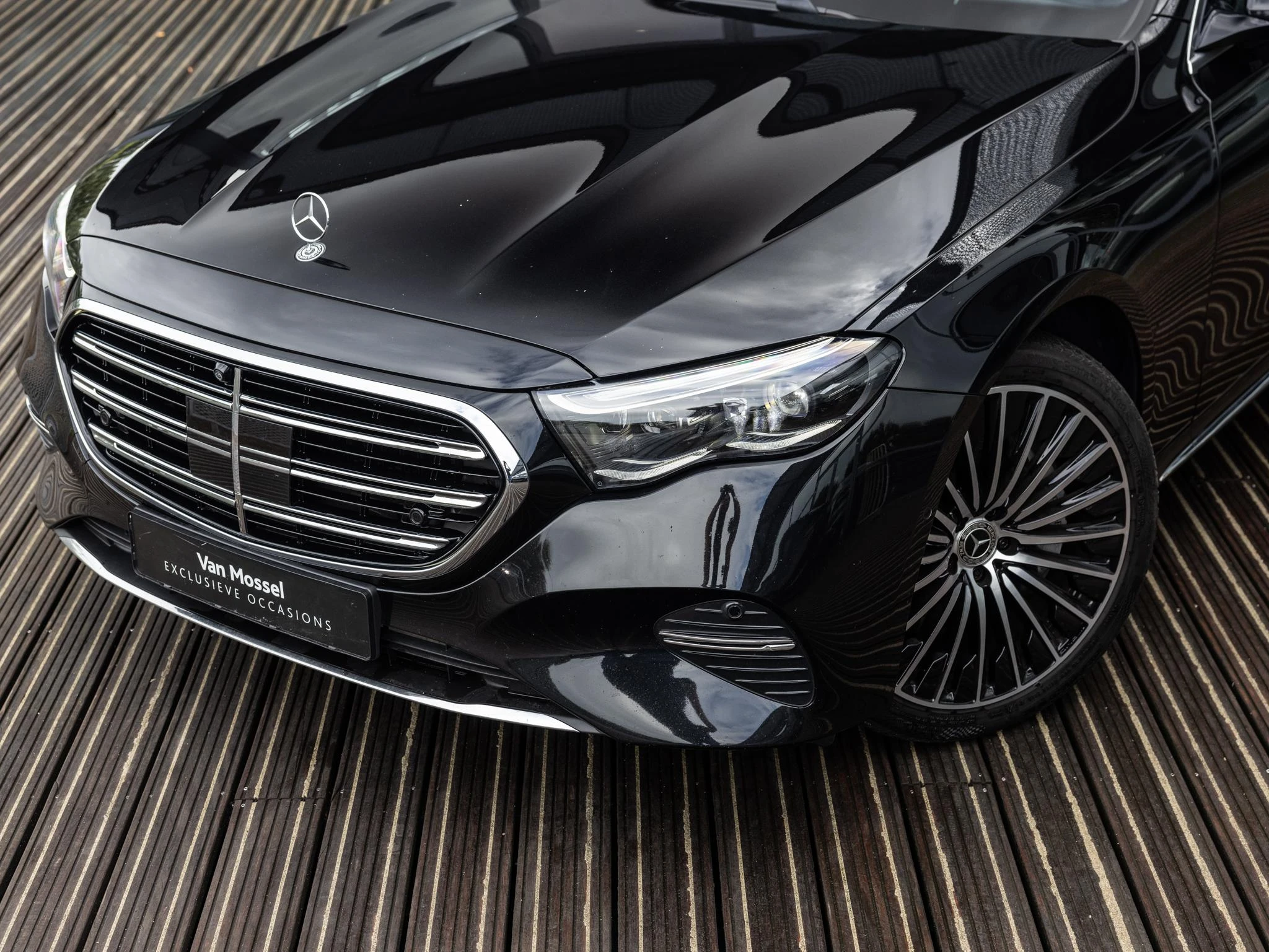 Mercedes-Benz-E-Klasse-image-9