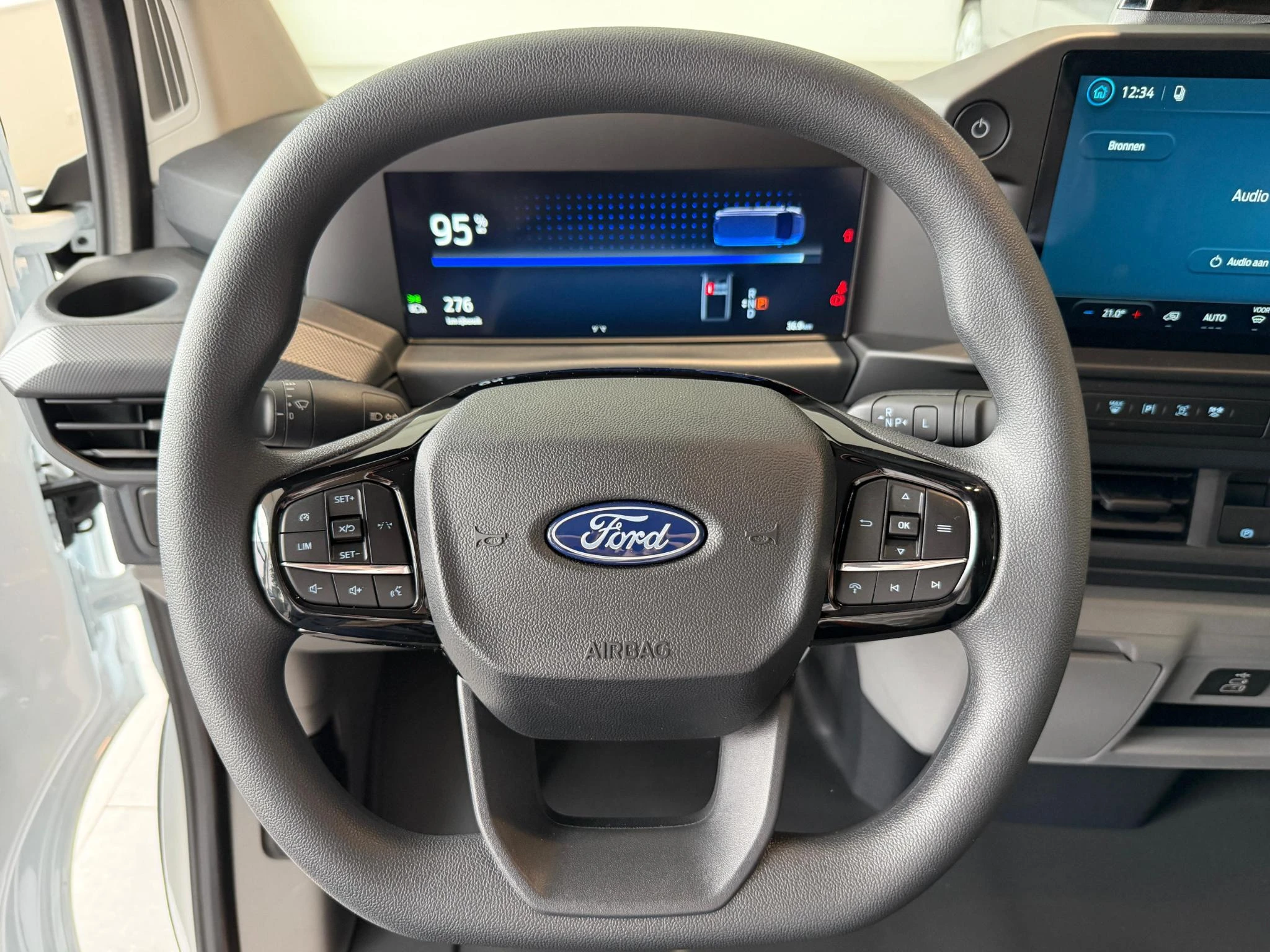 Ford-E-Transit Custom-image-10