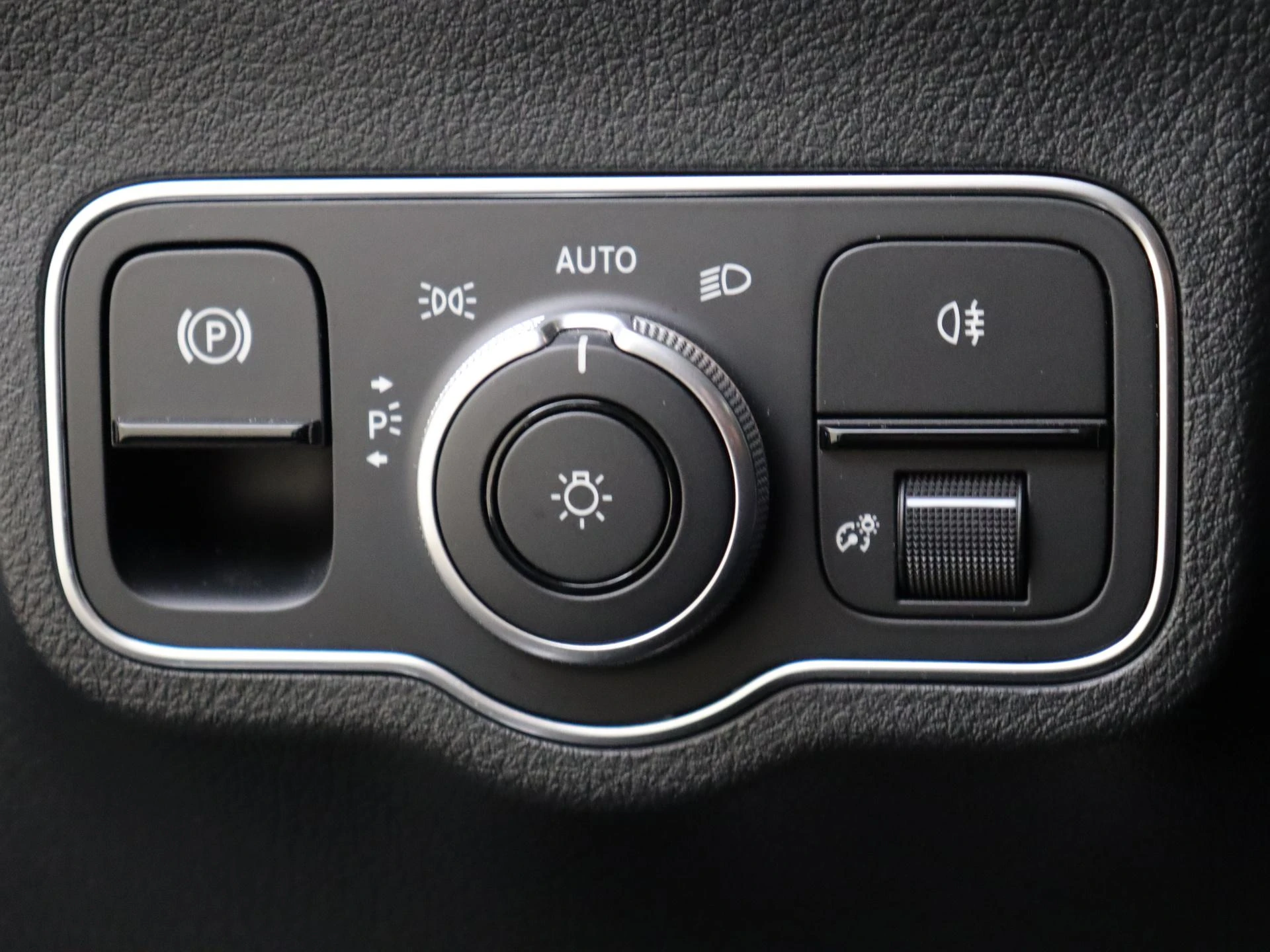 Mercedes-Benz-B-Klasse-image-24