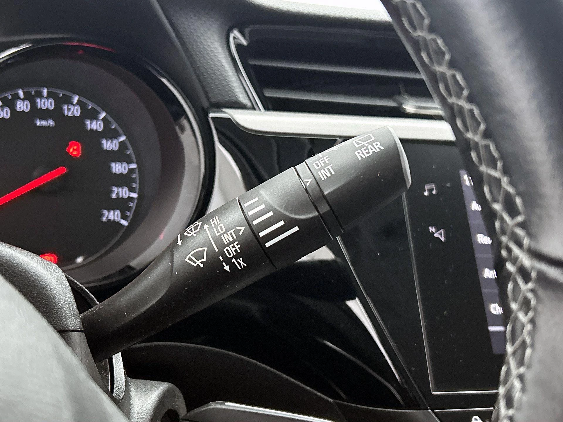 Opel-Corsa-image-9