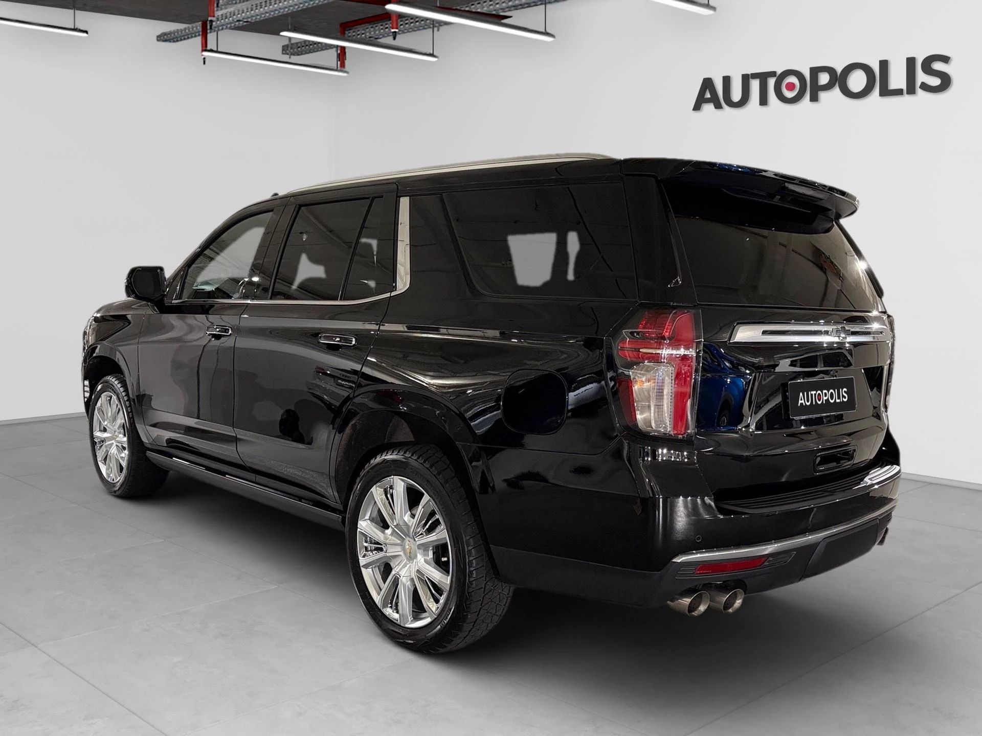 Chevrolet-Tahoe-image-13