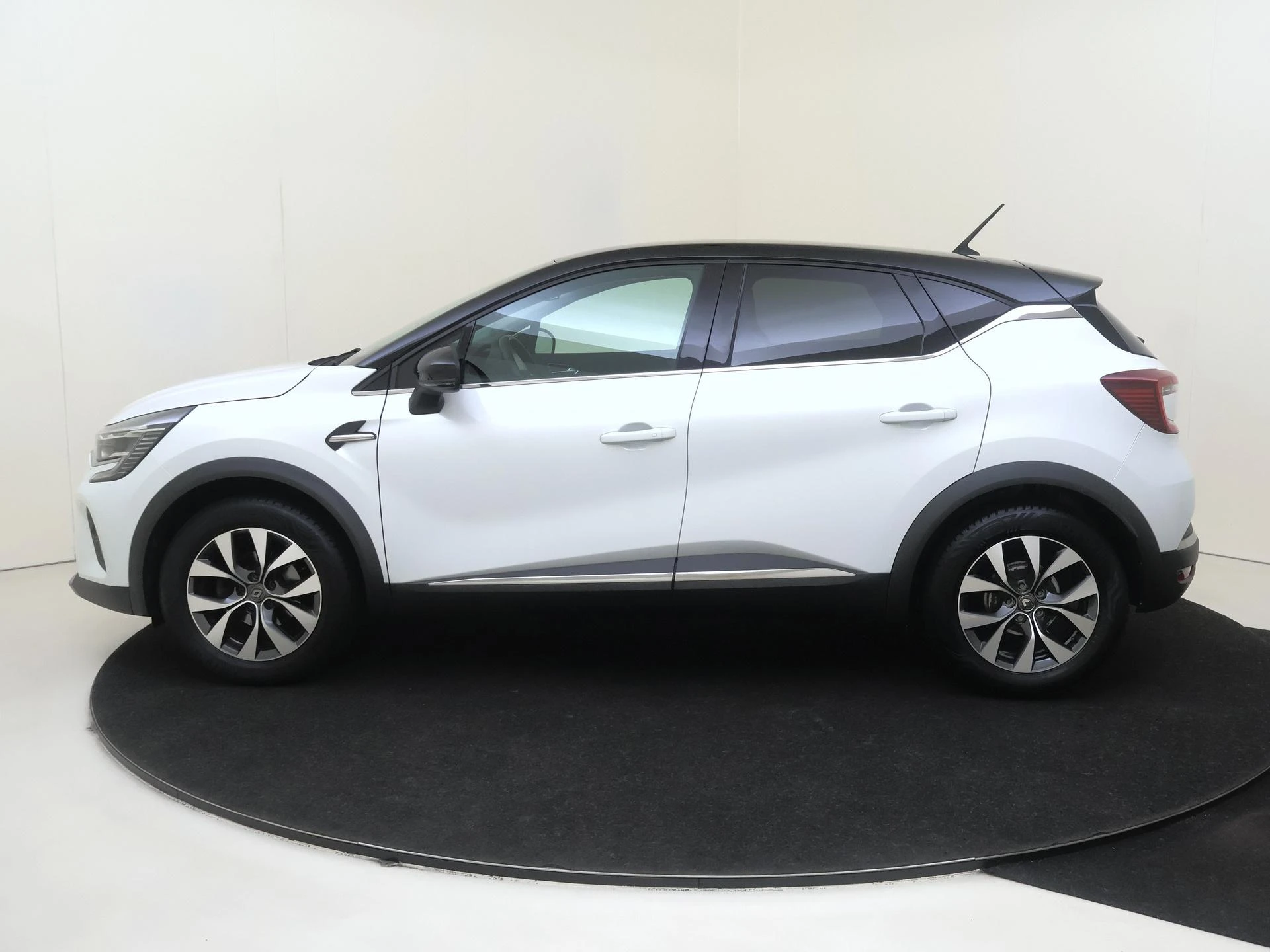 Renault-Captur-image-7