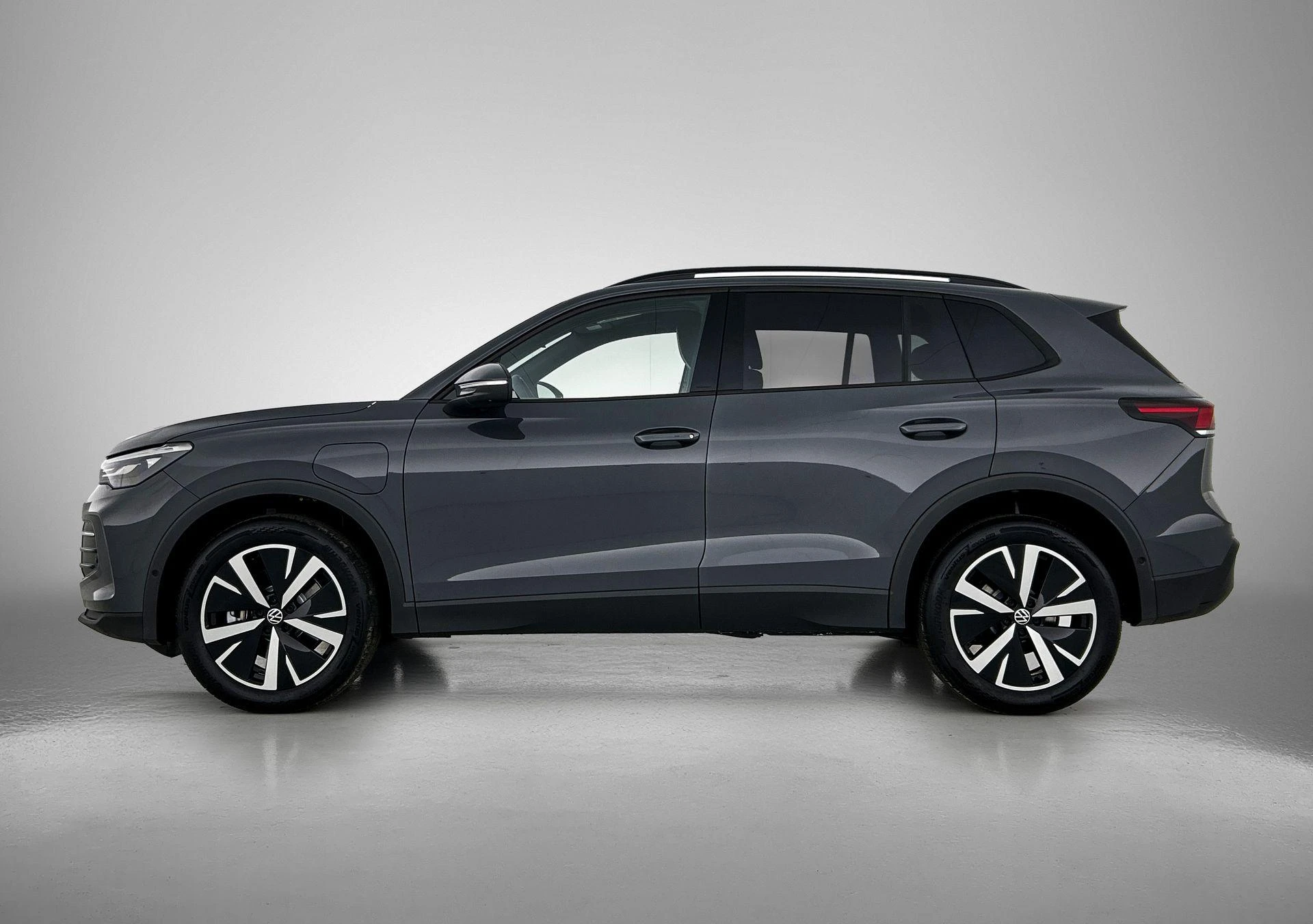 Volkswagen-Tiguan-image-1