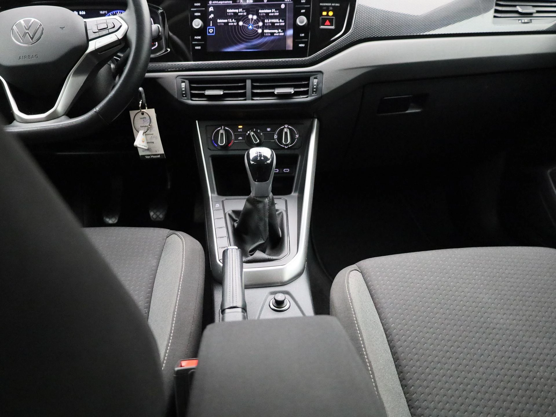 Volkswagen-Polo-image-9