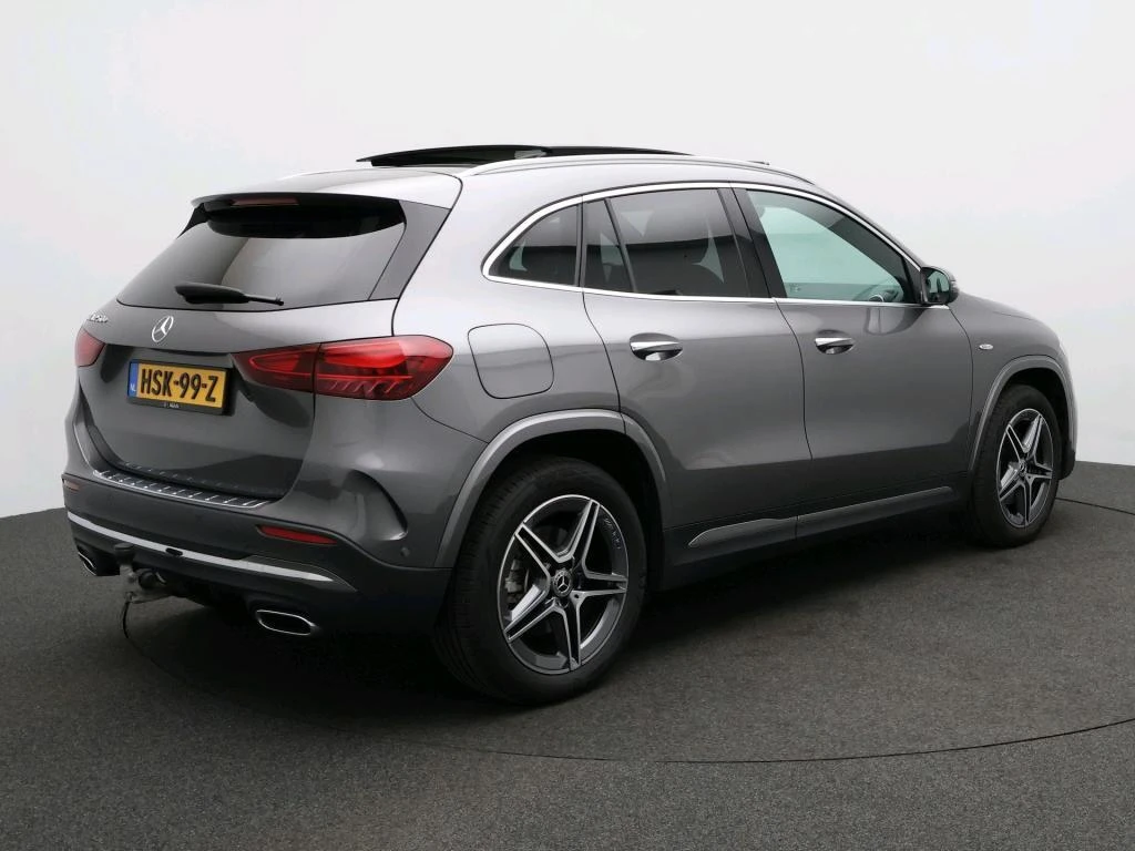 Mercedes-Benz-GLA-image-2