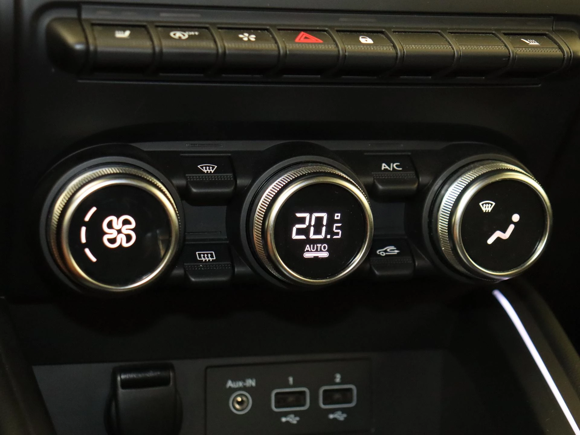 Renault-Clio-image-22