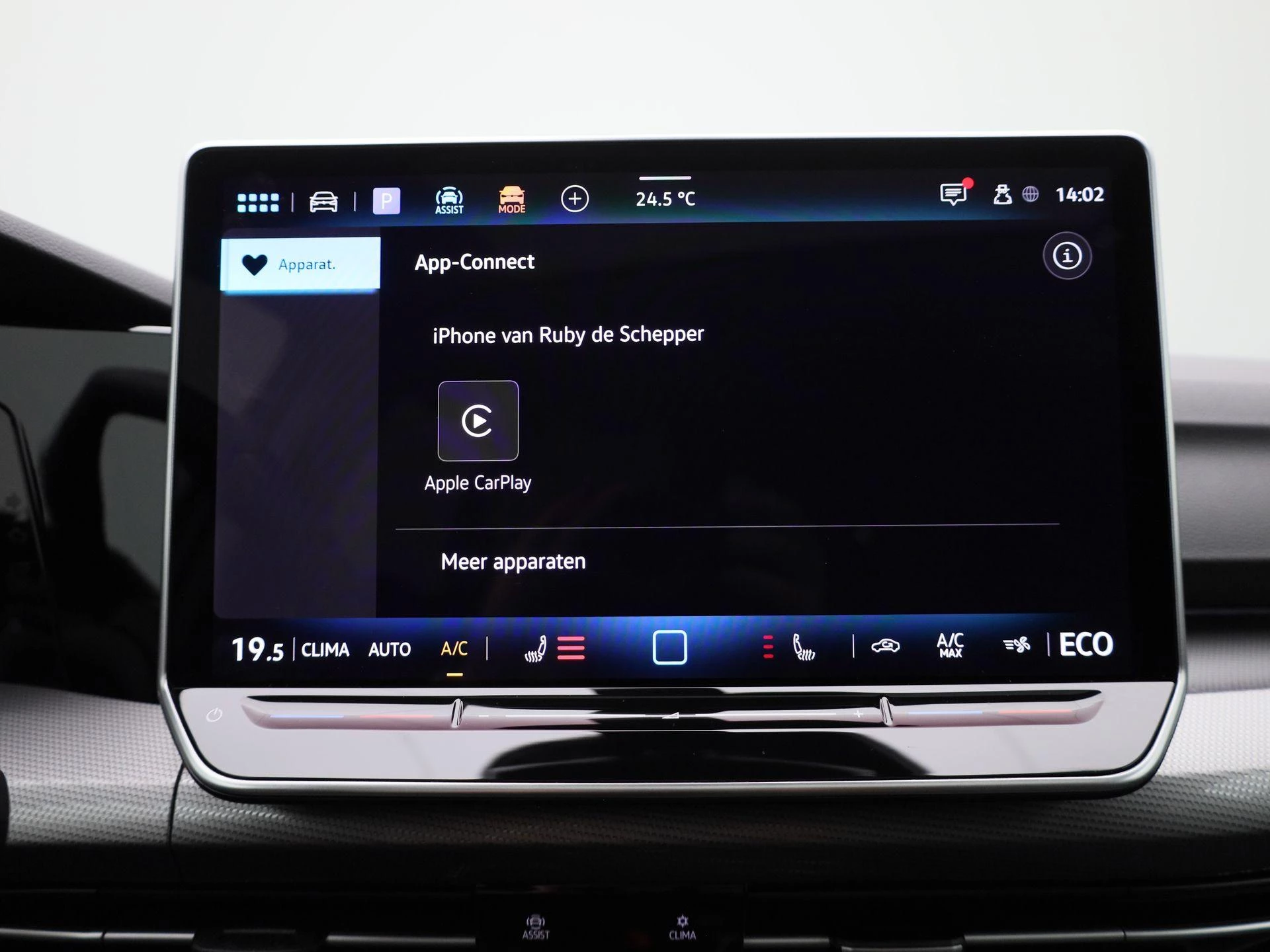 Volkswagen-Golf-image-21