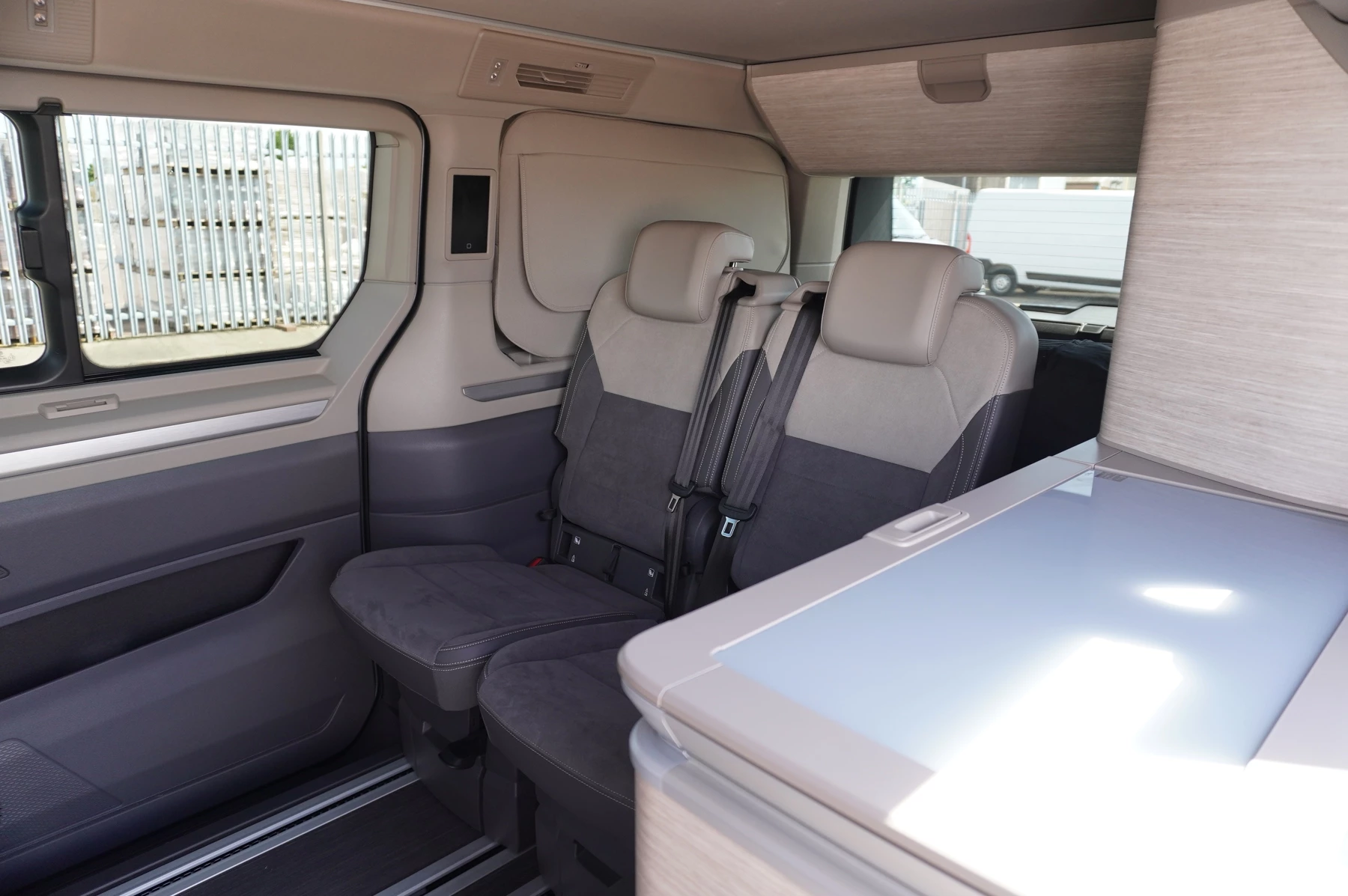 Volkswagen-California-image-10