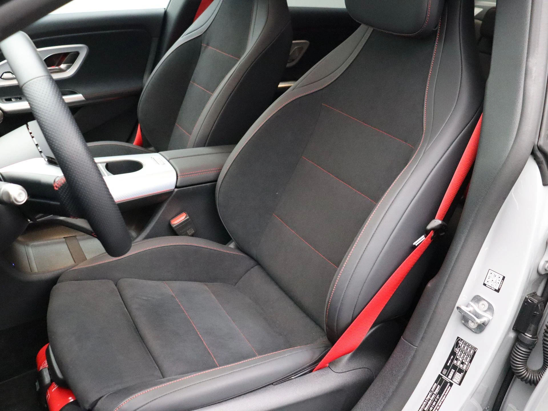 Mercedes-Benz-CLA-image-13