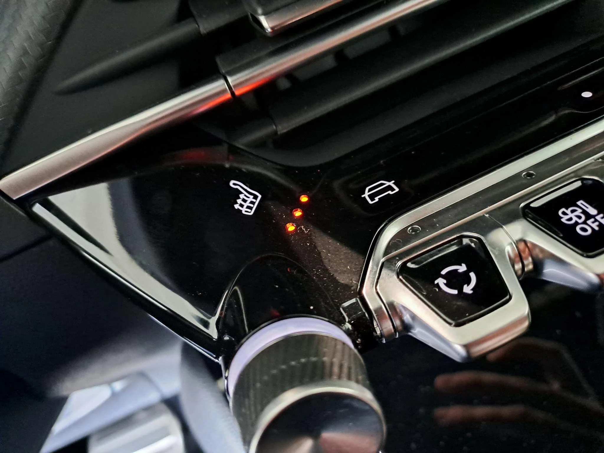 Peugeot-e-2008-image-23