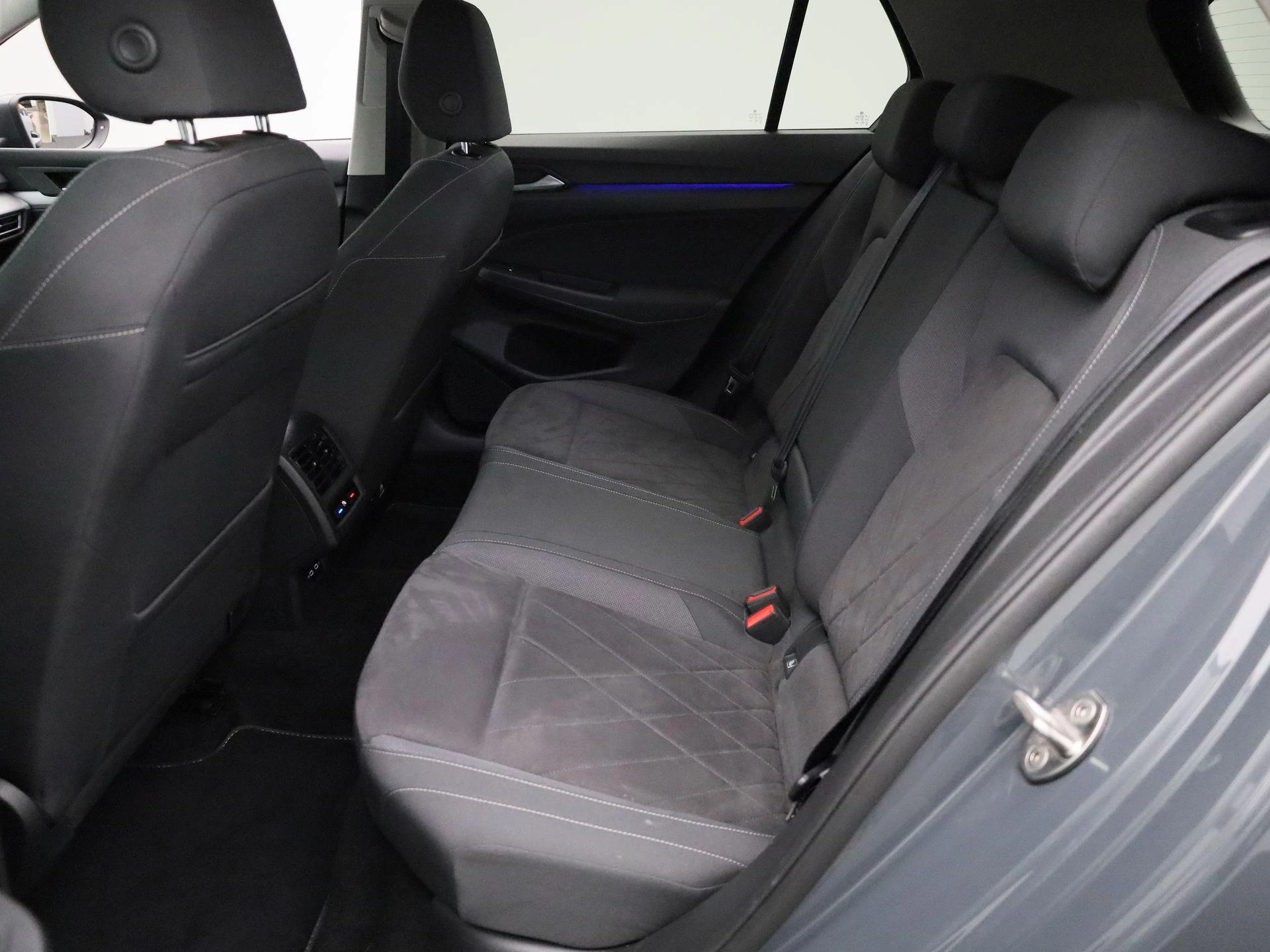 Volkswagen-Golf-image-11