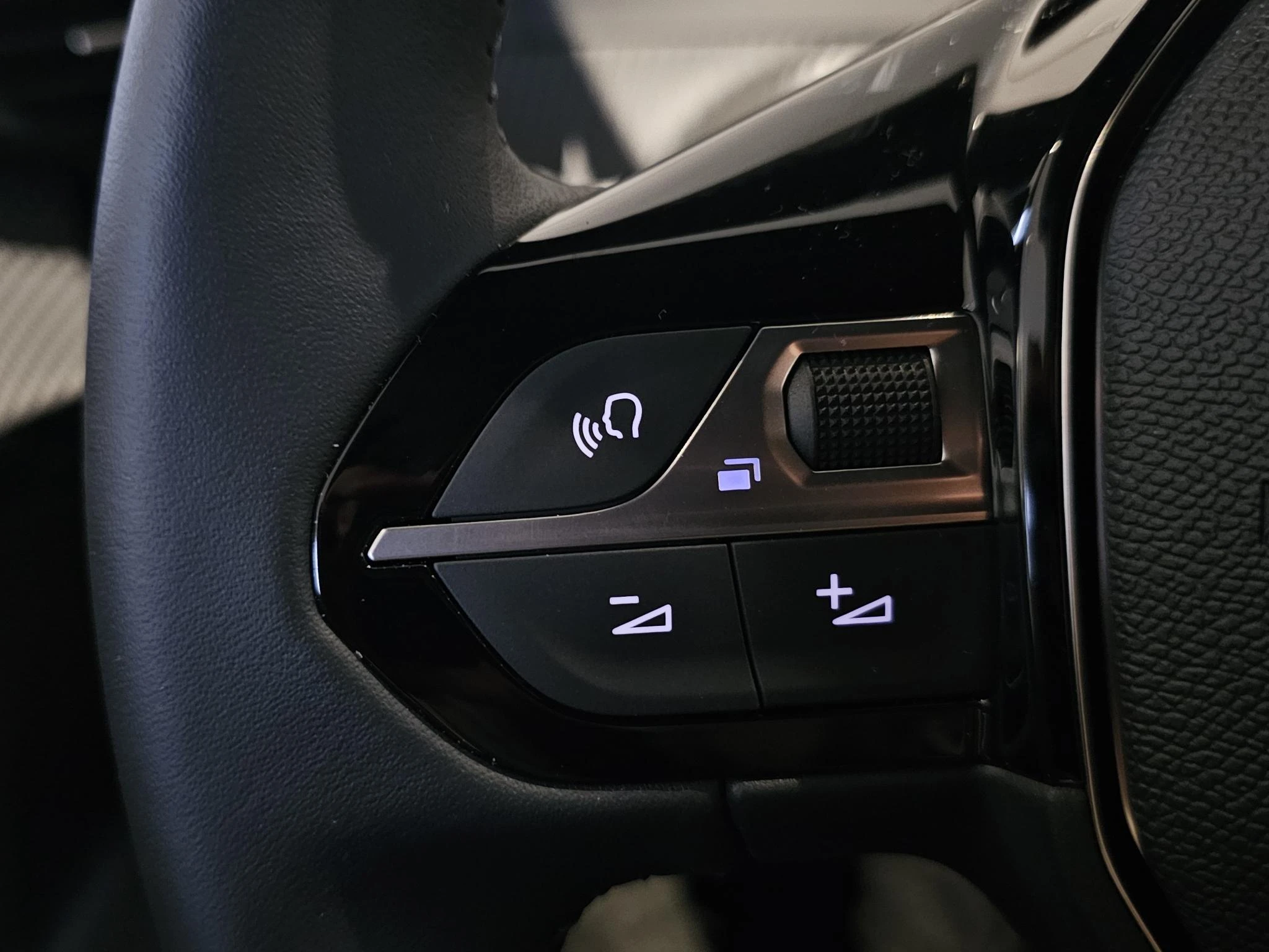 Peugeot-208-image-21