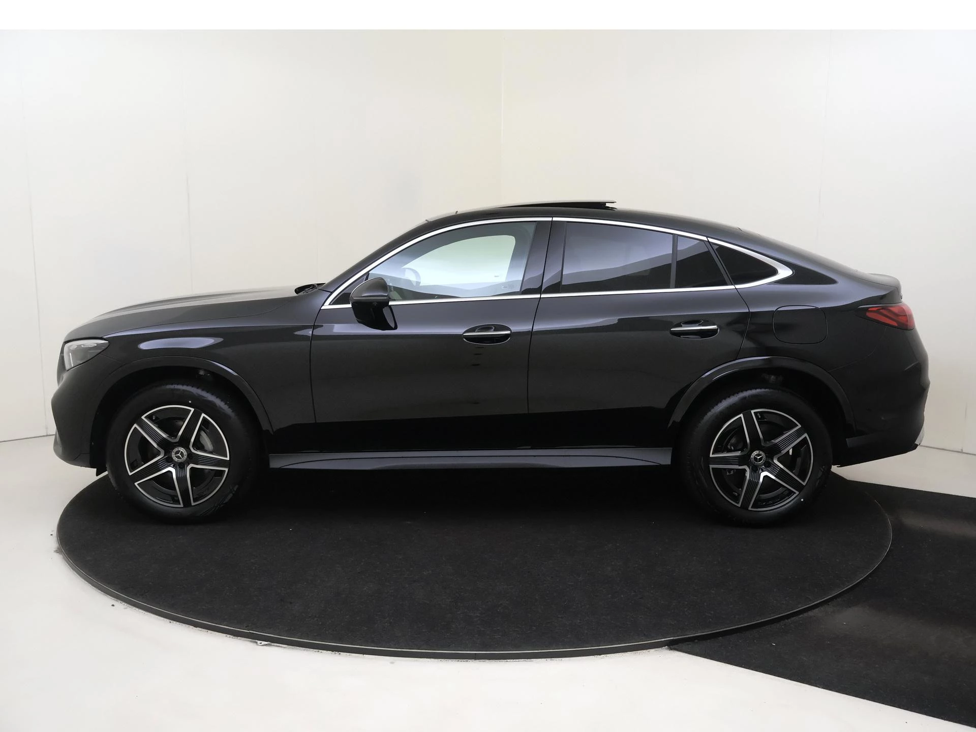 Mercedes-Benz-GLC-image-7