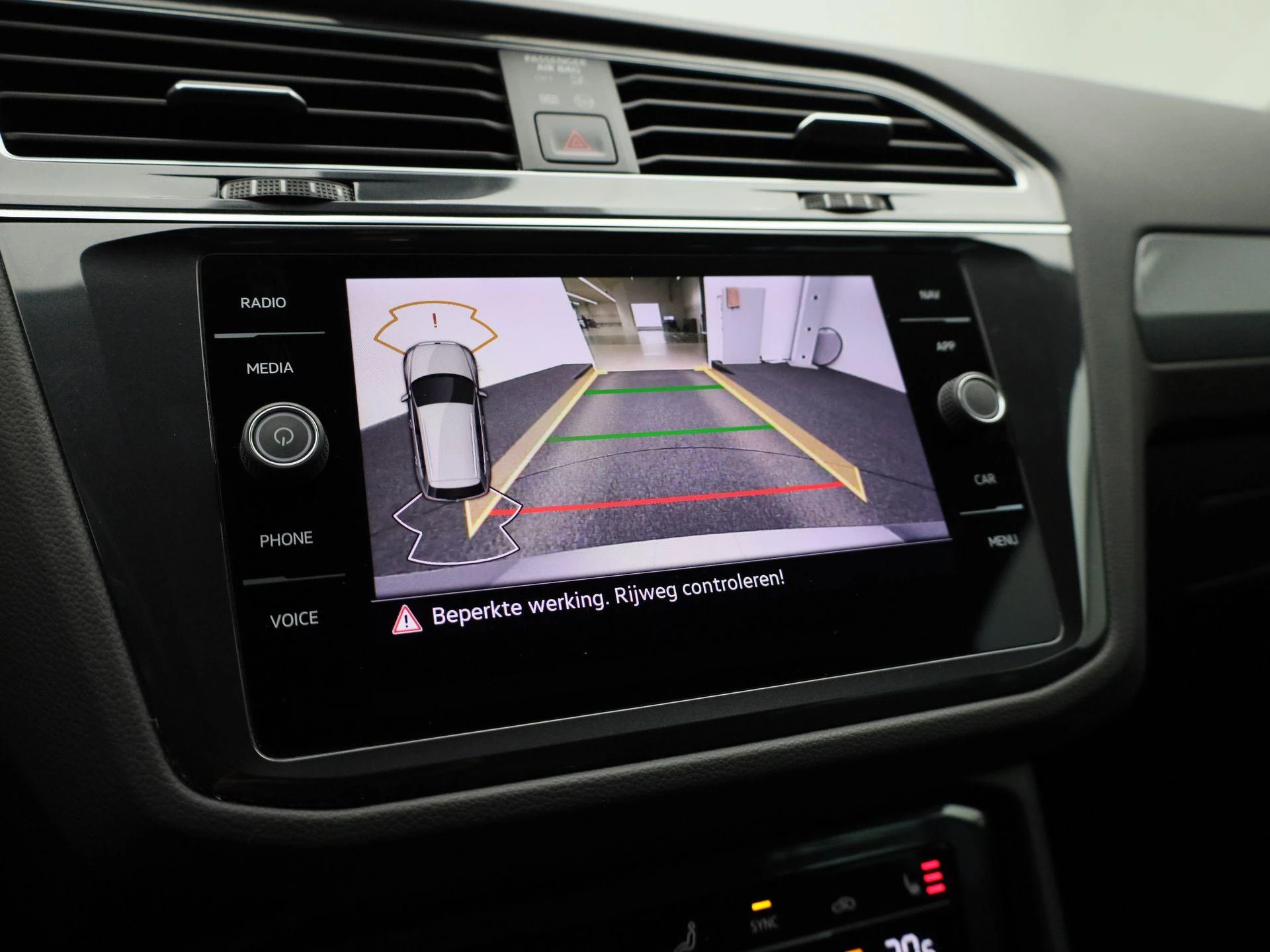 Volkswagen-Tiguan-image-32