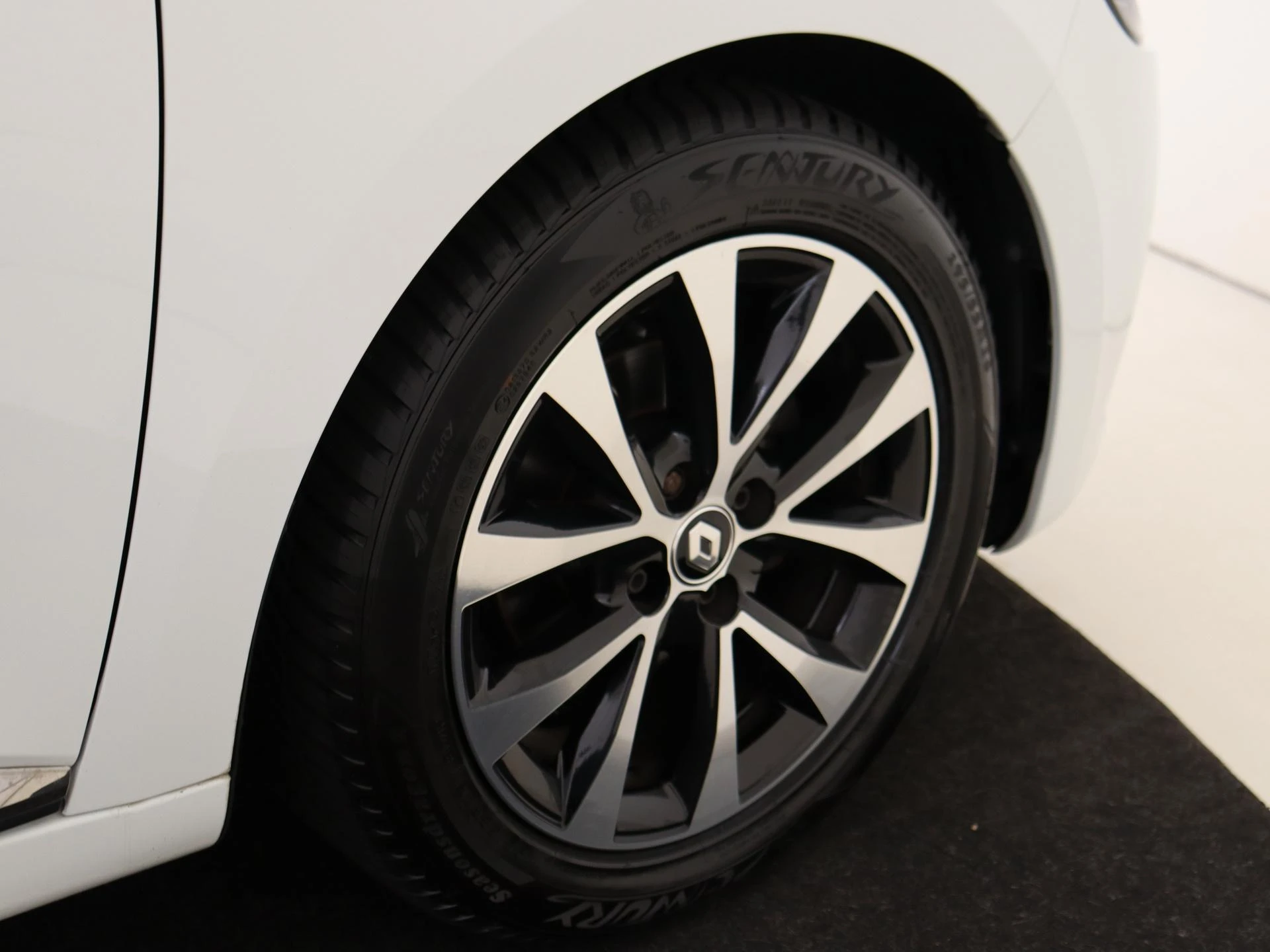 Renault-Clio-image-27