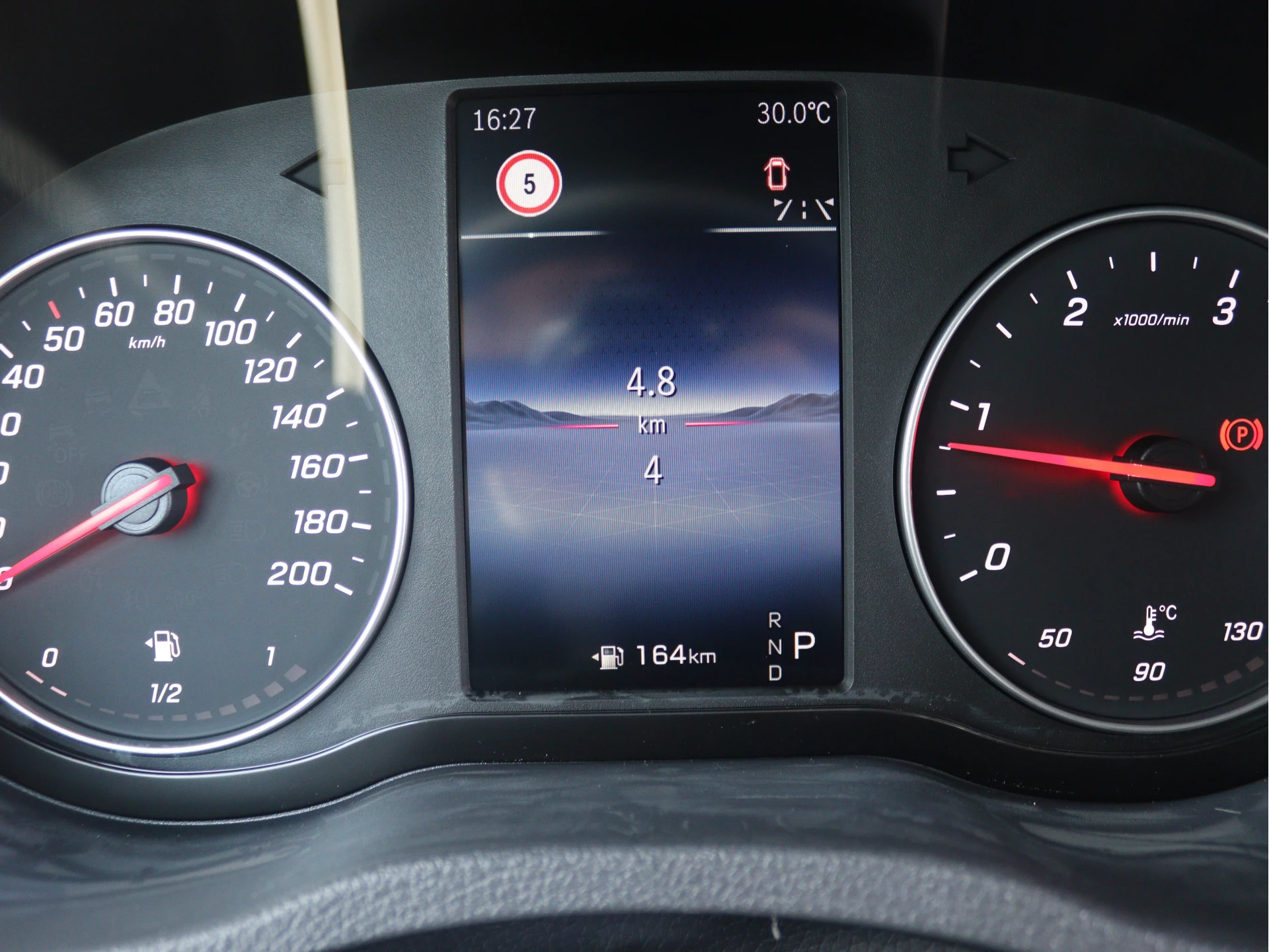 Mercedes-Benz-Sprinter-image-8