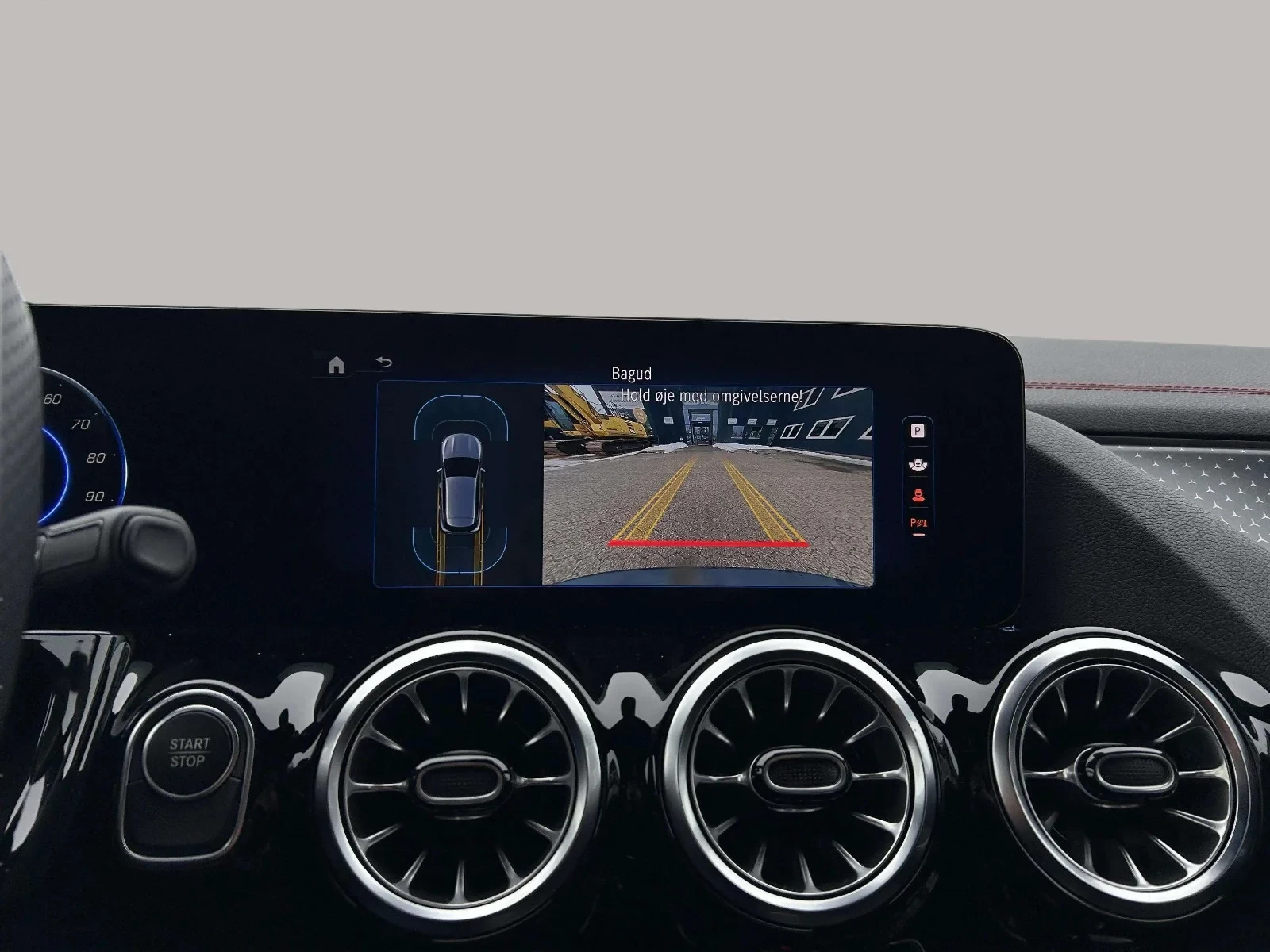 Mercedes-Benz-EQA-image-15