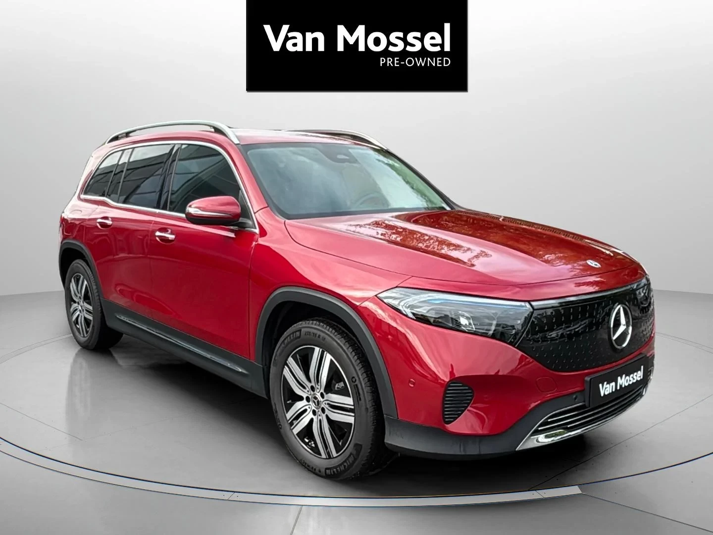 Mercedes-Benz-EQB-image-6