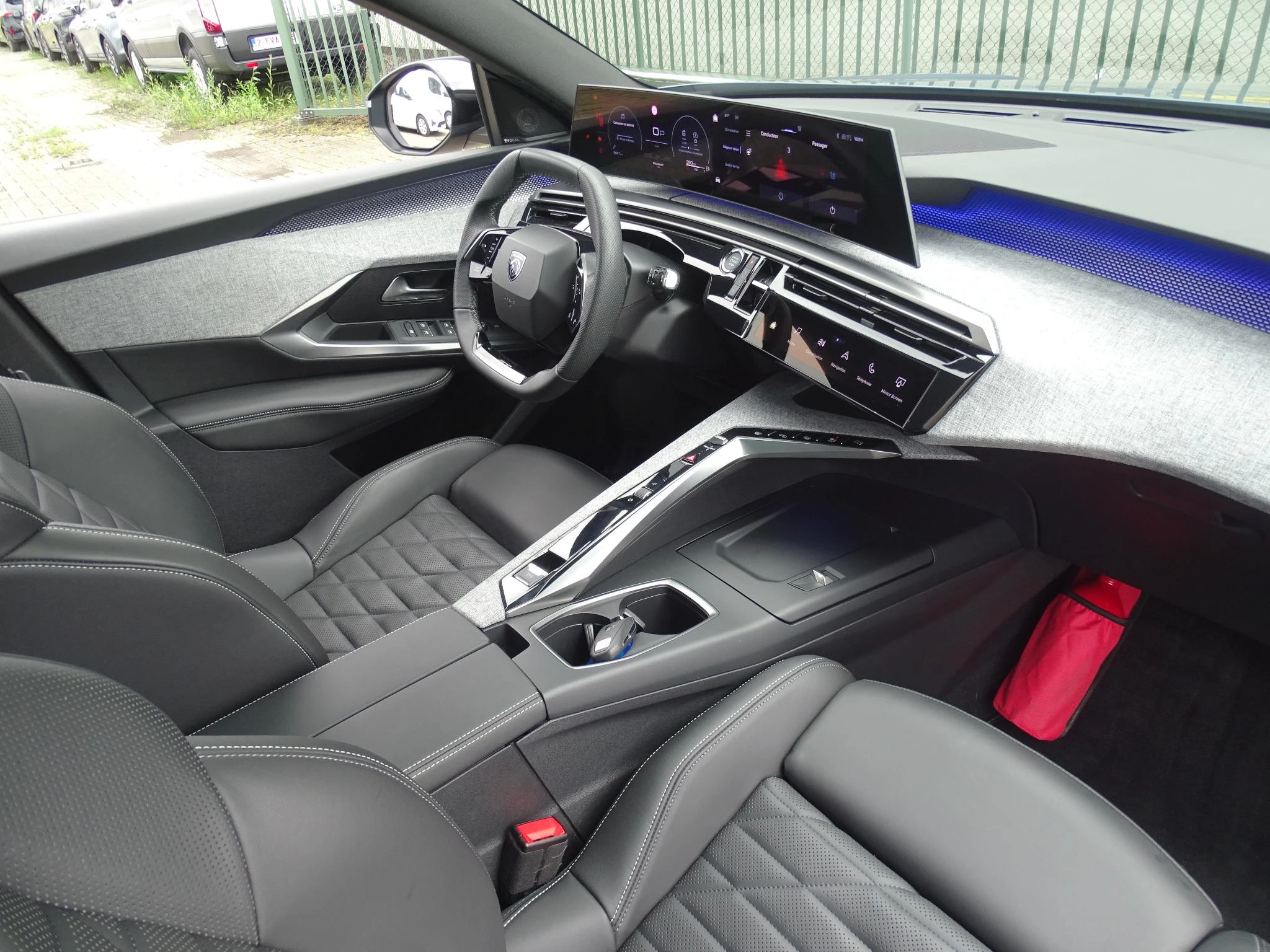 Peugeot 3008 1.2 HYBRID DSC6 GT+leder+pano dak+trekhaak