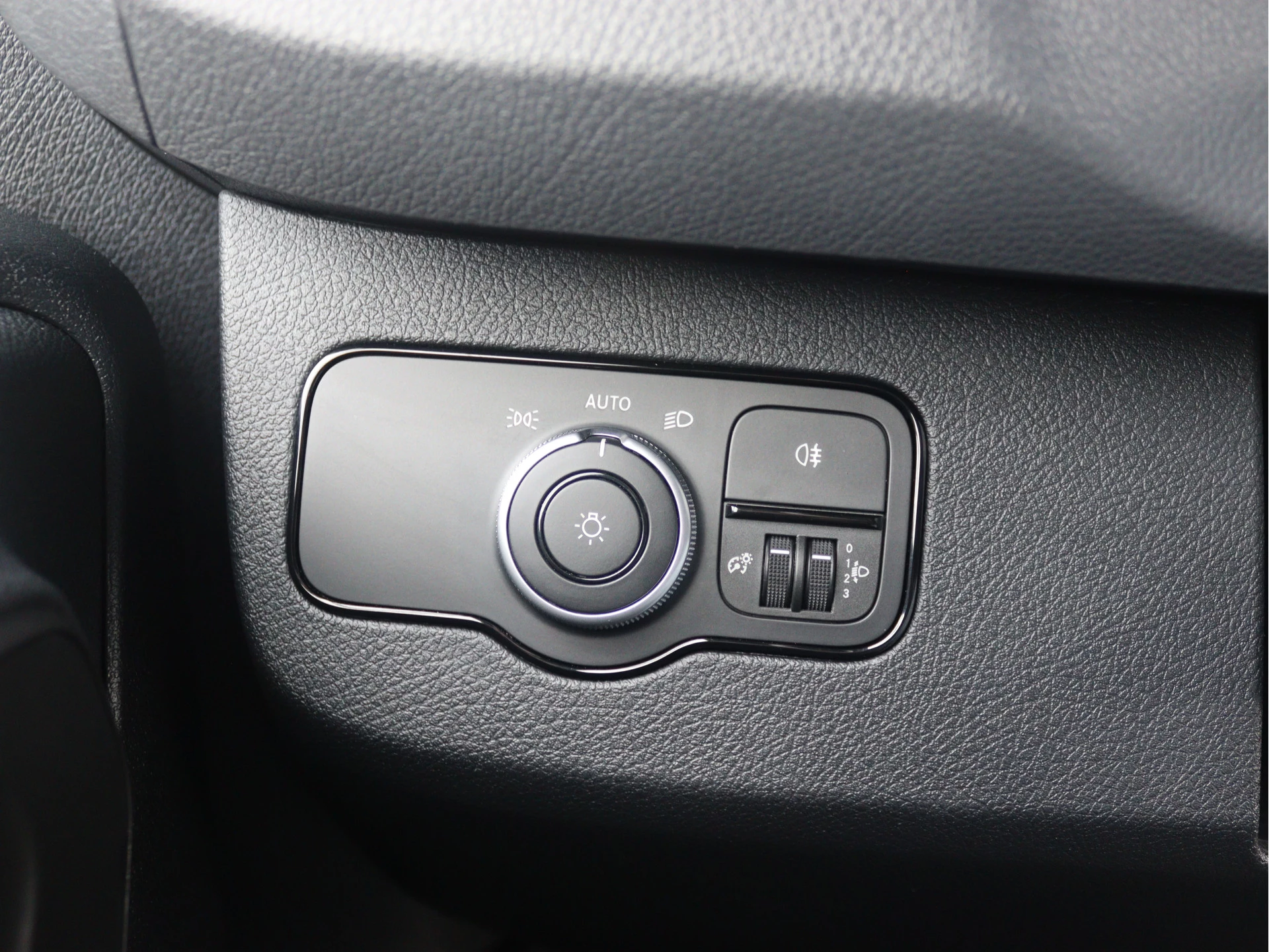 Mercedes-Benz-Sprinter-image-11
