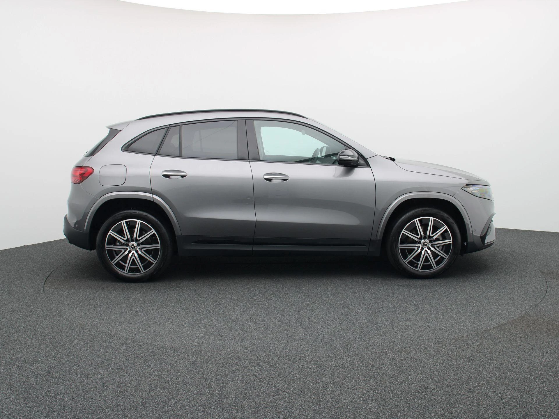 Mercedes-Benz EQA 250+ Star Edition + BURMESTER + PANO DAK + HEAD UP + CARPLAY +