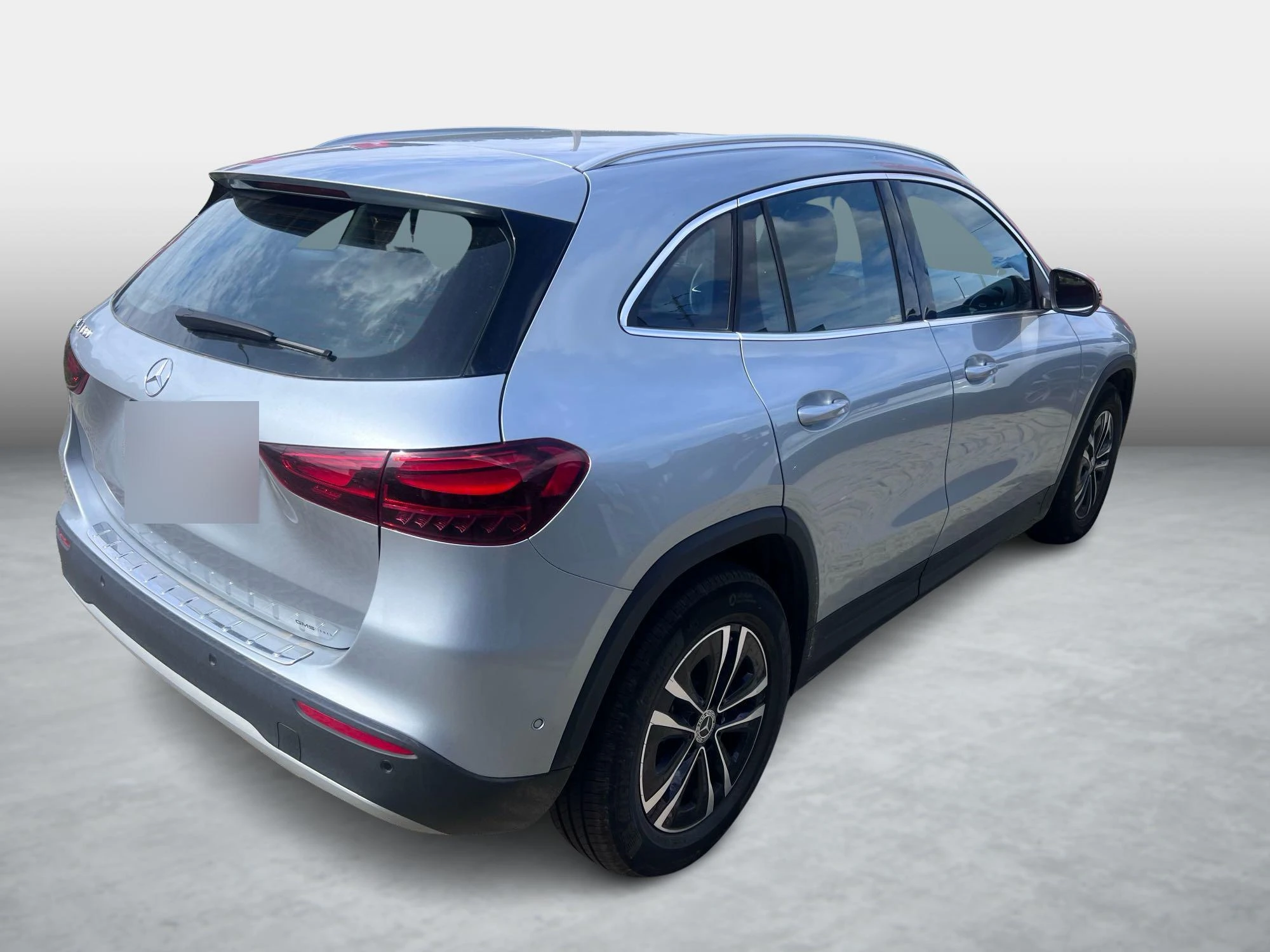 Mercedes-Benz-GLA-image-4