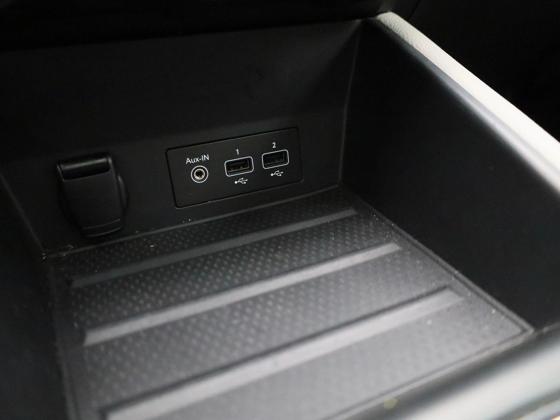 Renault Captur 1.6 E-Tech Plug-in Hybrid Initiale Paris 160PK