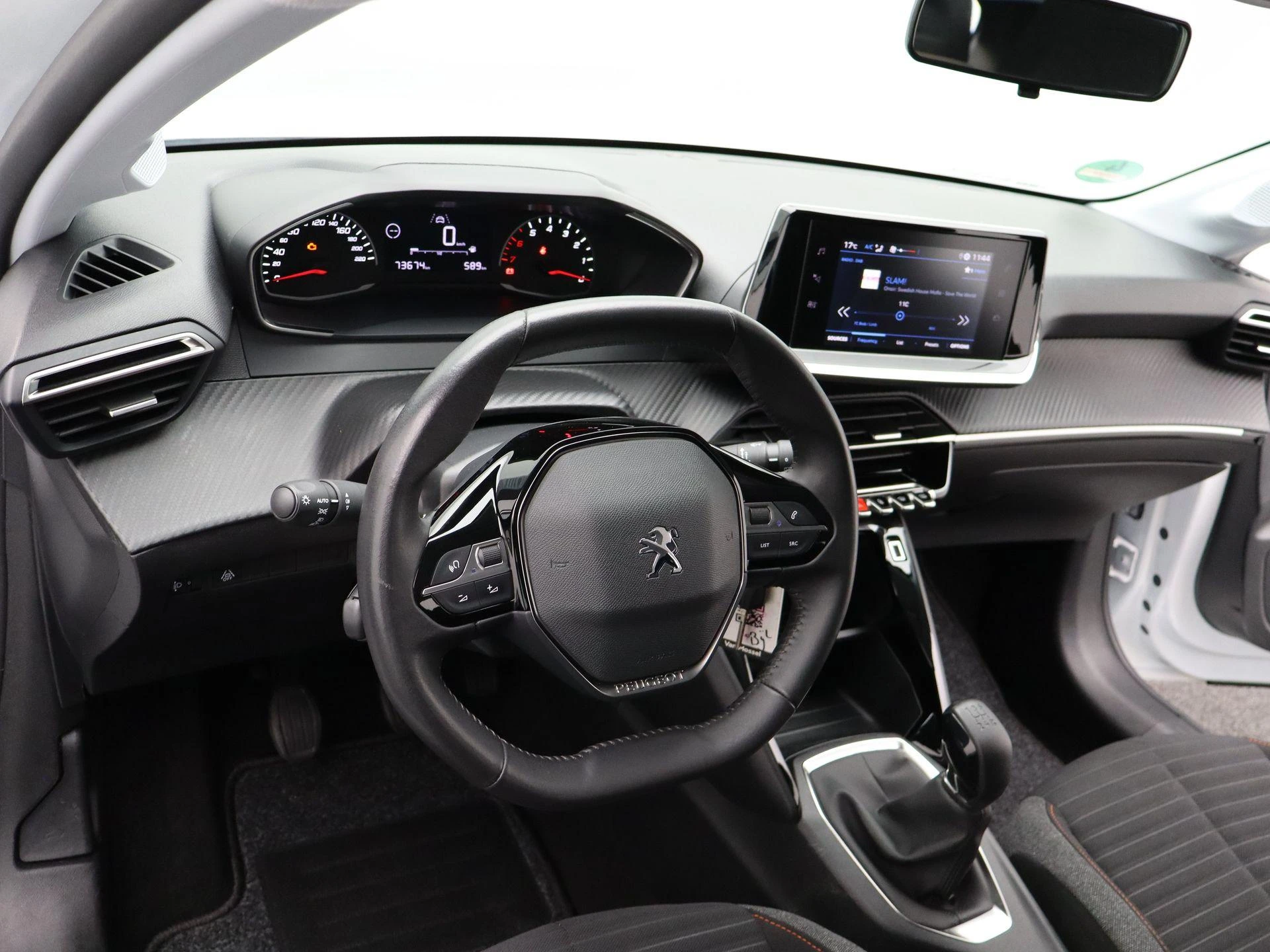 Peugeot-208-image-23