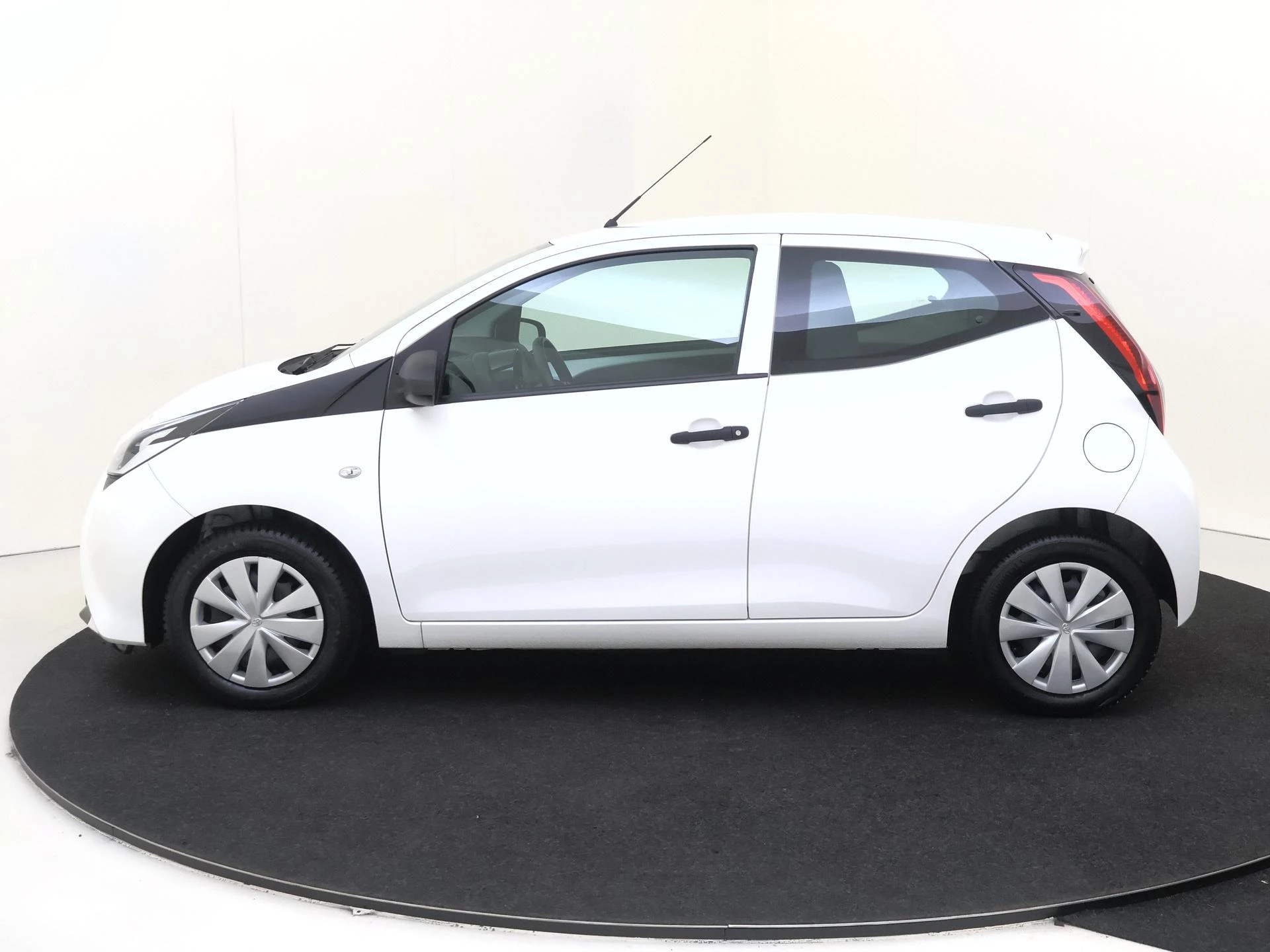Toyota-Aygo-image-6