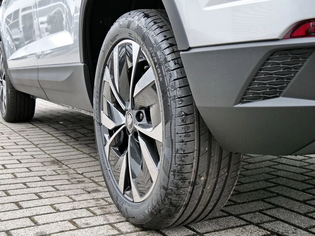 Škoda Karoq Tour 1.5 l TSI 110 kW / 150 PS